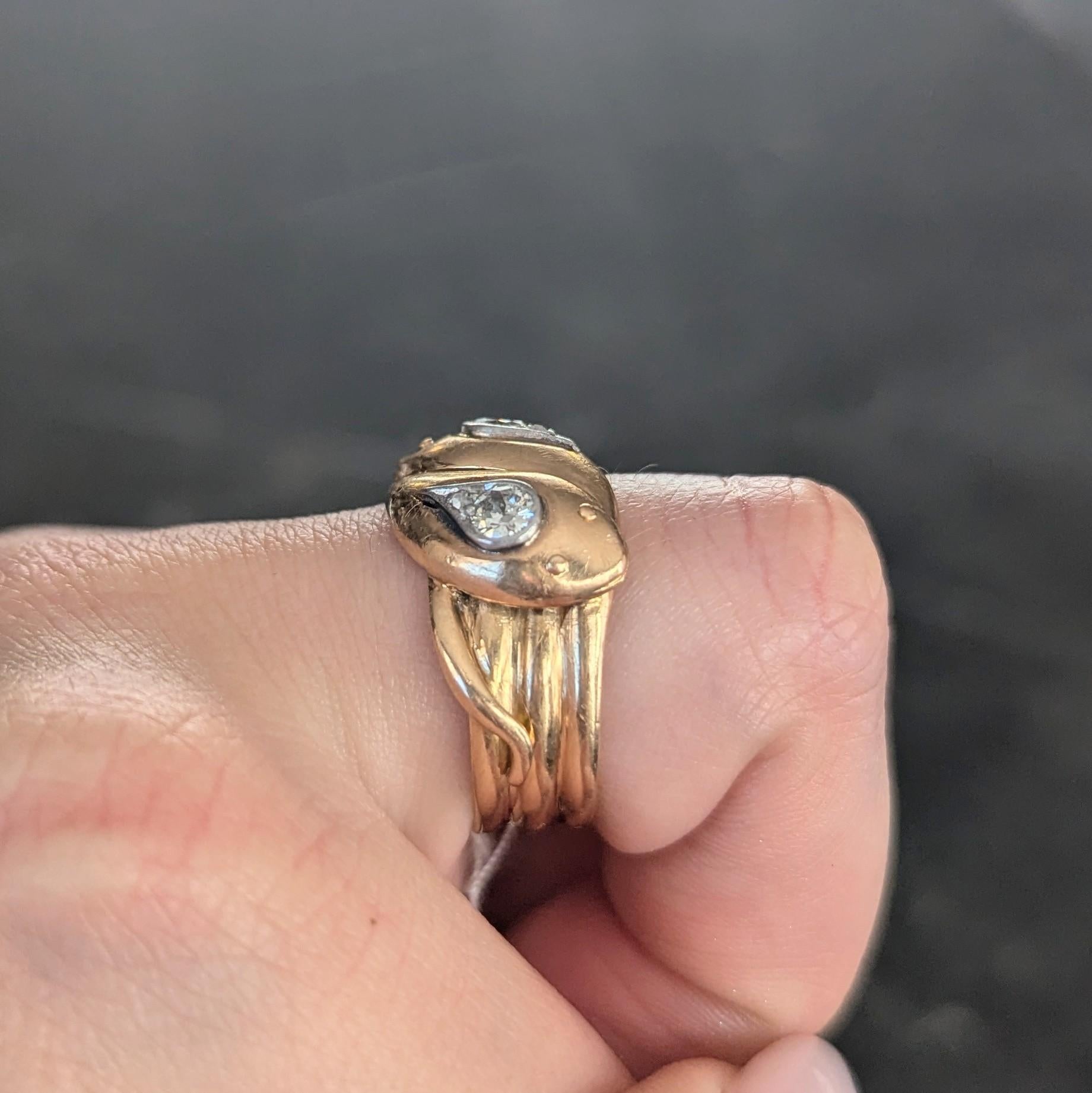 Bague unisexe édouardienne en or jaune 18 carats et platine avec serpent ancien en vente 2