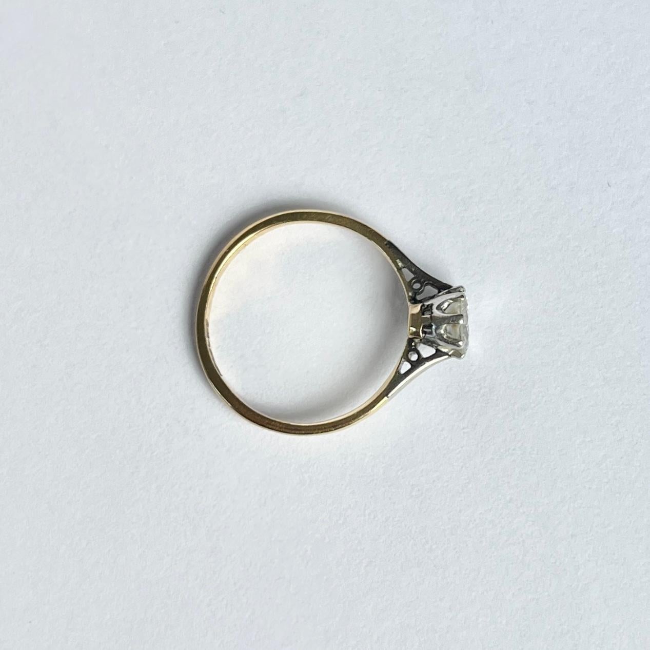 Edwardian Diamond Platinum and 18 Carat Yellow Gold Solitaire Ring In Good Condition For Sale In Chipping Campden, GB