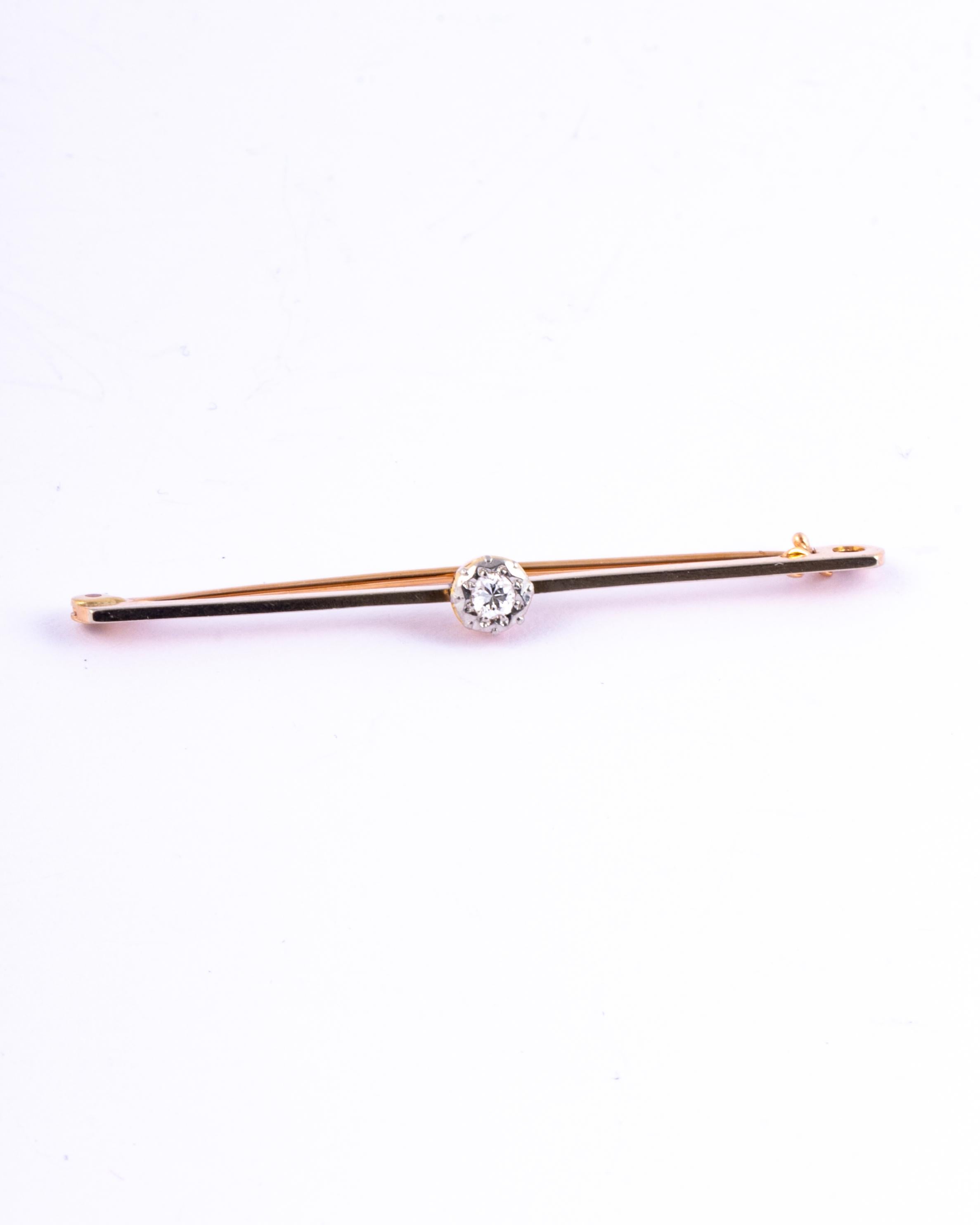 This gorgeous pin is modelled in 9 carat golden has a simple and classic design. The diamond measures 15pts and is set in platinum. 

Length: 52mm

Weight: 1.8g