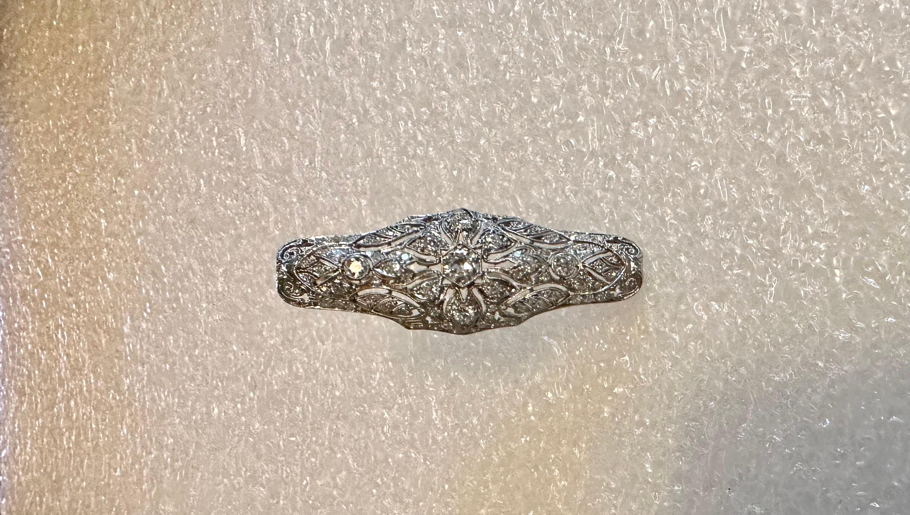 Polished Edwardian Diamond & Platinum Brooch For Sale