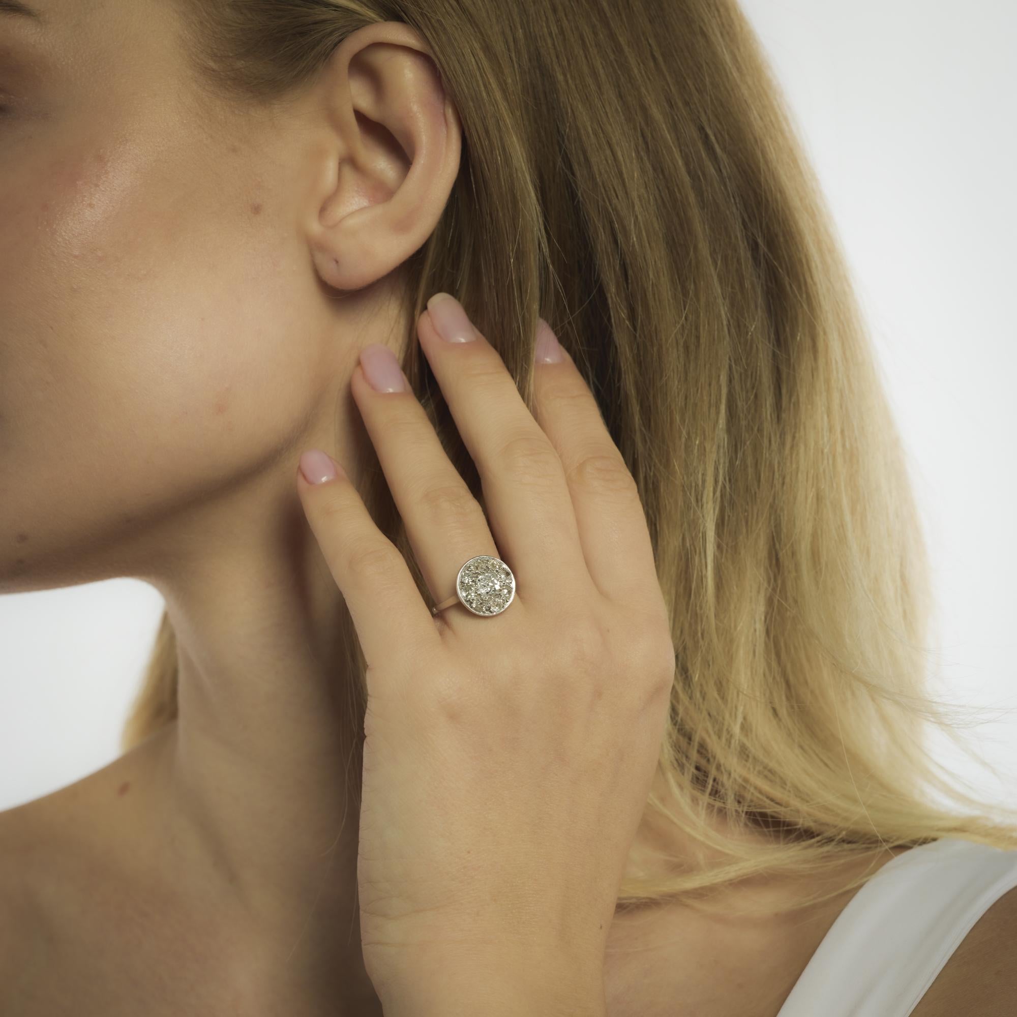 Edwardian diamond platinum cluster engagement ring In Good Condition For Sale In Beverly Hills, CA