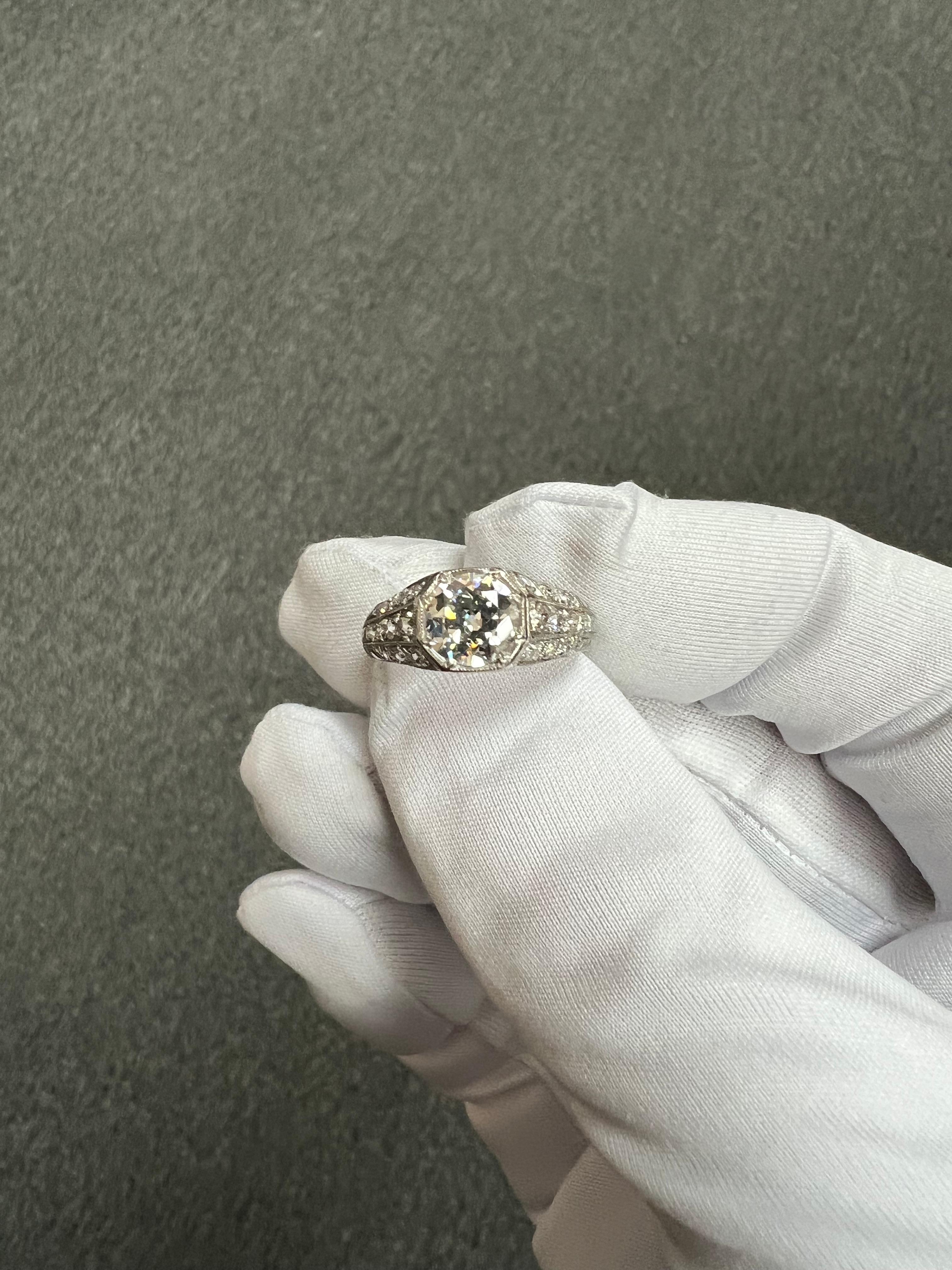 Anello di fidanzamento edoardiano in platino con diamante del 1910 circa in vendita 5