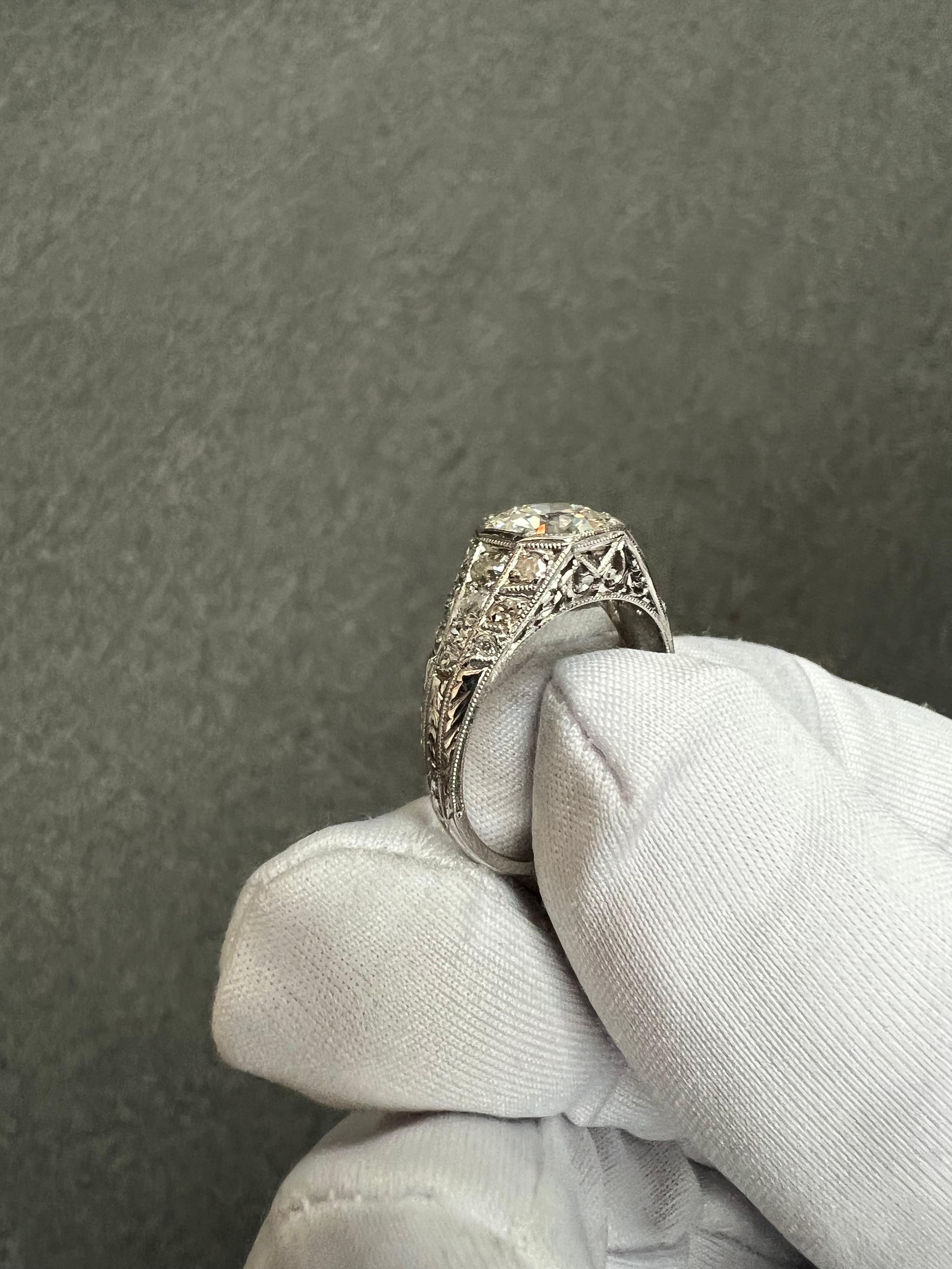 Anello di fidanzamento edoardiano in platino con diamante del 1910 circa in vendita 7