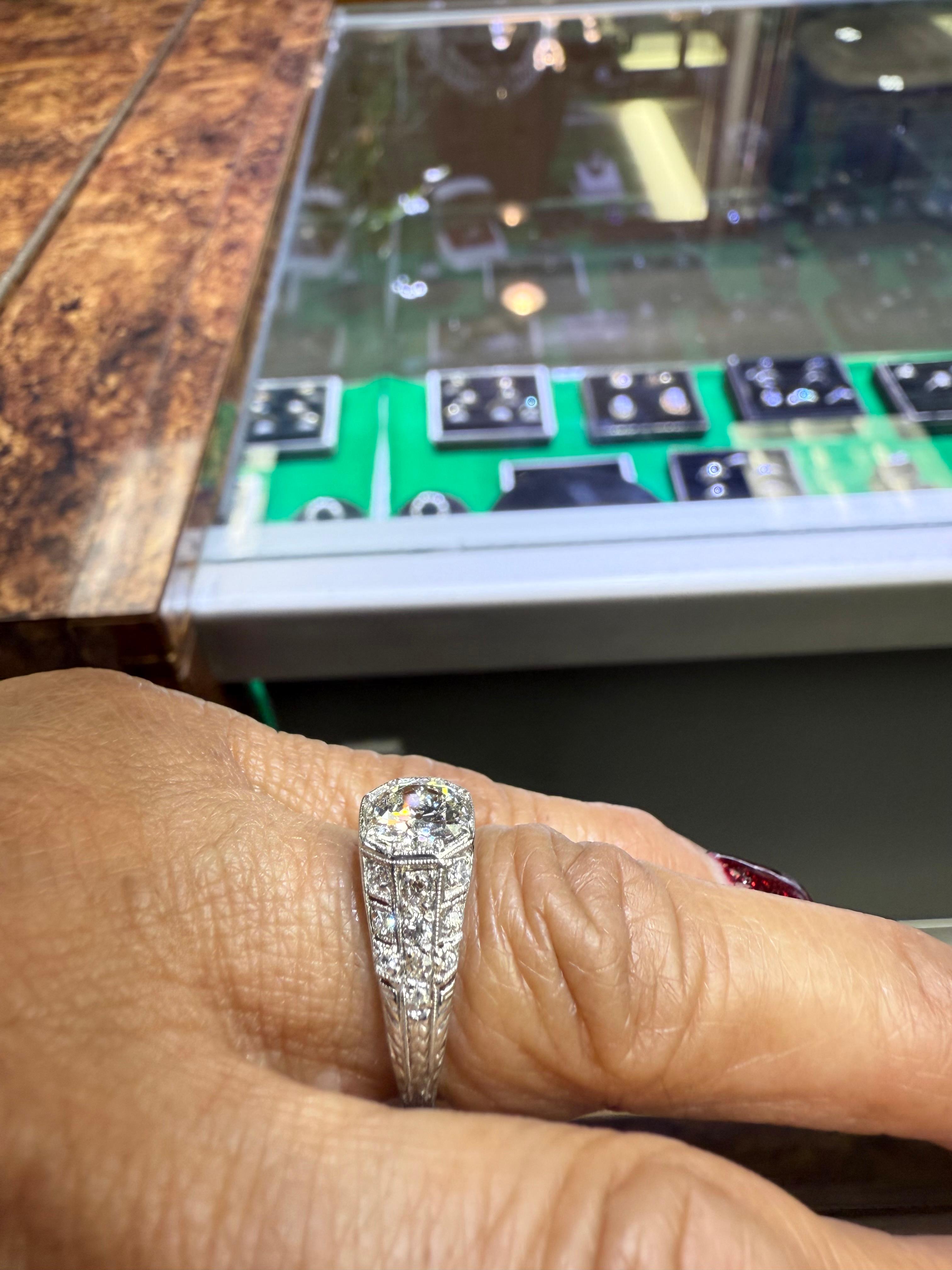 Anello di fidanzamento edoardiano in platino con diamante del 1910 circa In condizioni buone in vendita a Los Angeles, CA