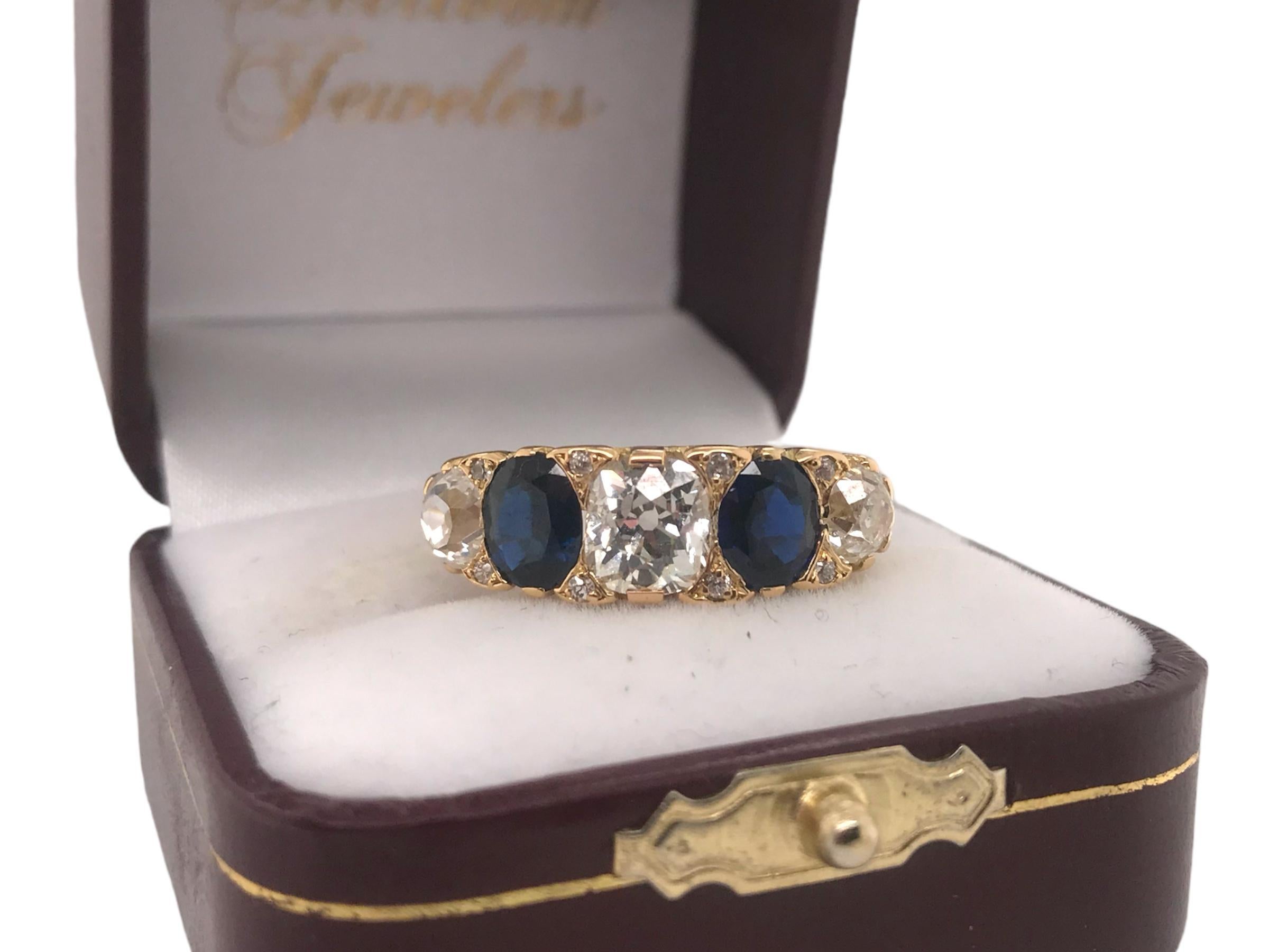Edwardianischer Diamant & Saphir 5 Stone Ring im Angebot 9