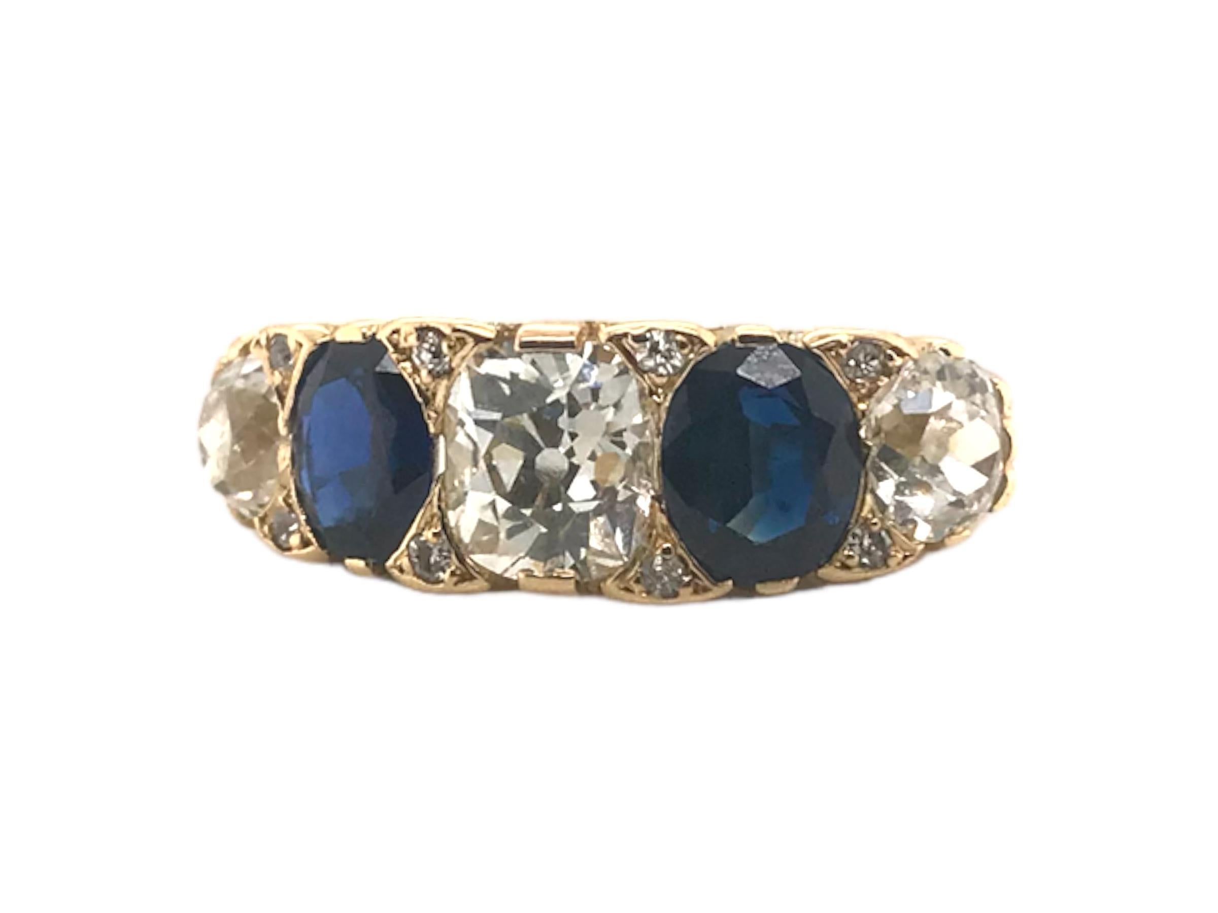 Edwardianischer Diamant & Saphir 5 Stone Ring (Alteuropäischer Brillantschliff) im Angebot