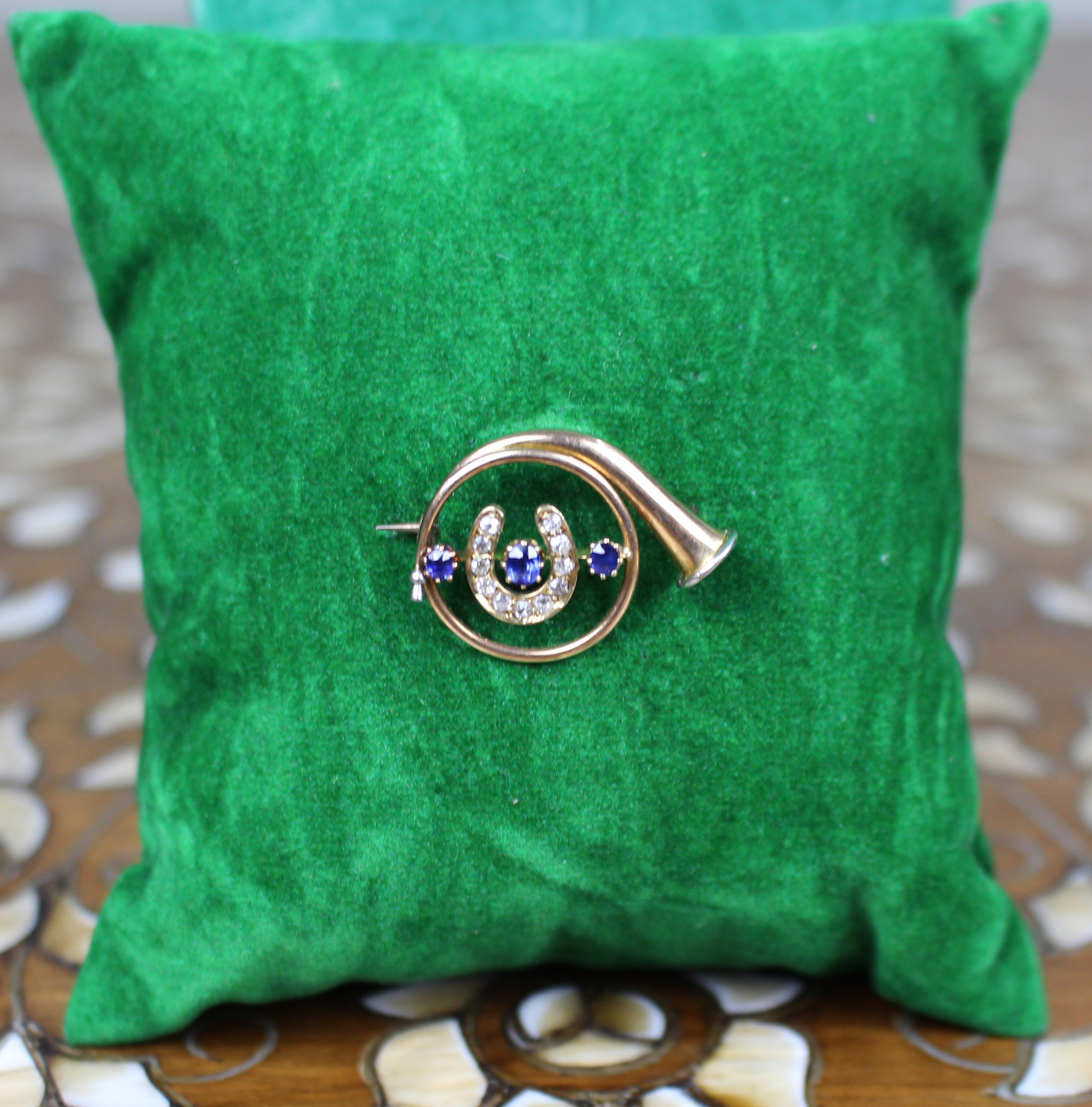 Spilla da caccia in oro con diamanti e zaffiri di Edwardian Horn in vendita 3