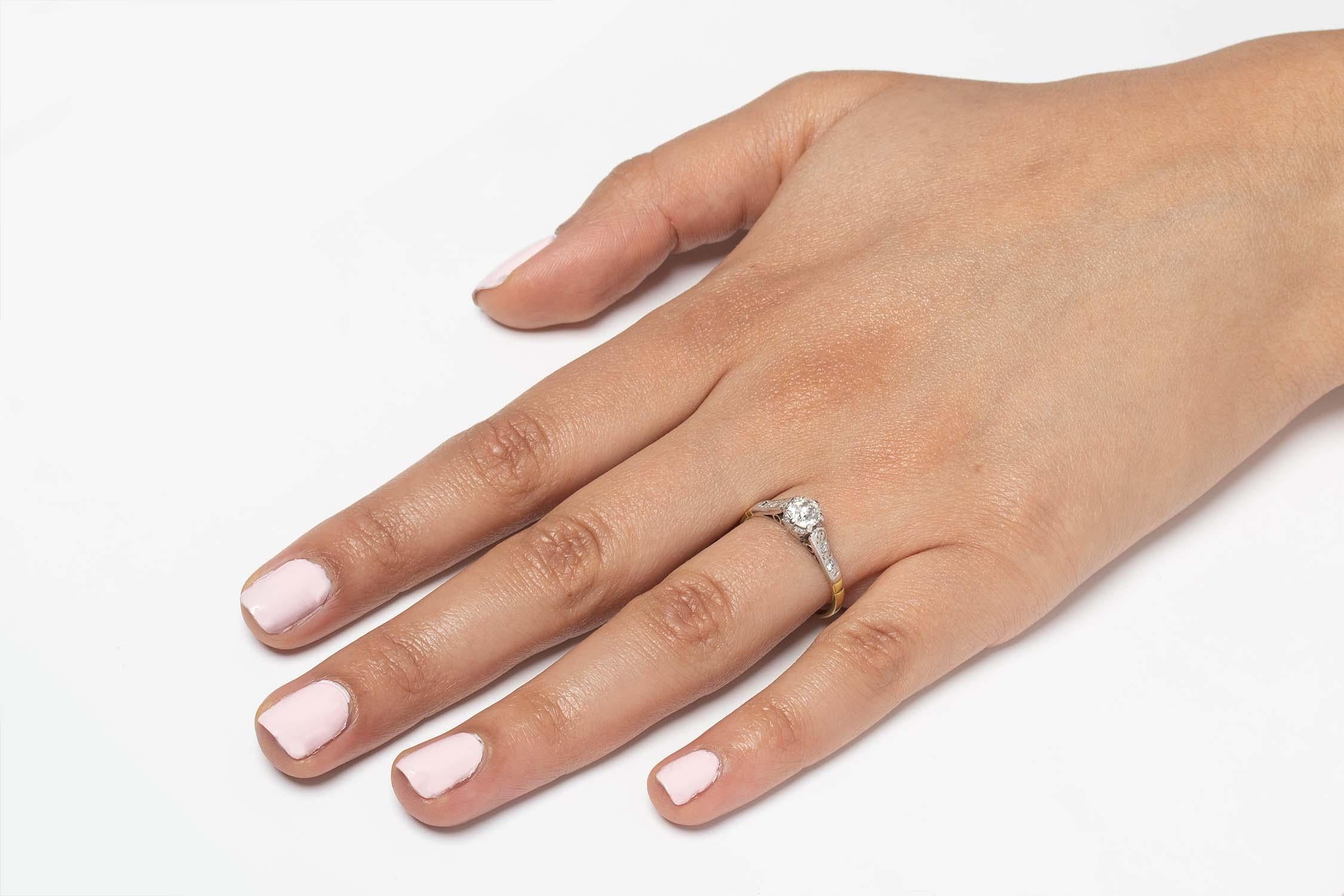 Verlobungsring mit Solitär aus edwardianischem Diamant, um 1910 im Zustand „Gut“ im Angebot in London, GB