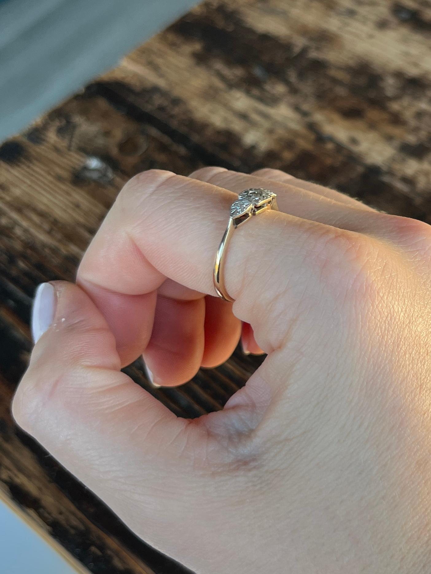 Art Deco Edwardian Diamond Three-Stone 9 Carat Gold and Platinum Ring For Sale