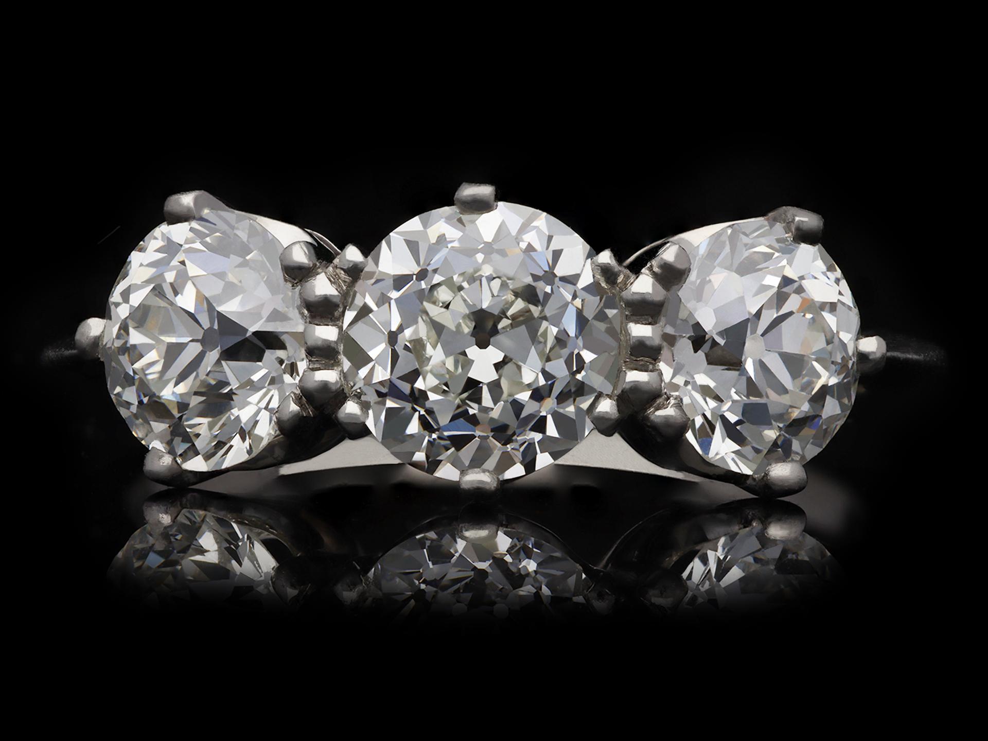 Edwardian Diamond Three Stone Ring, circa 1910. For Sale 1
