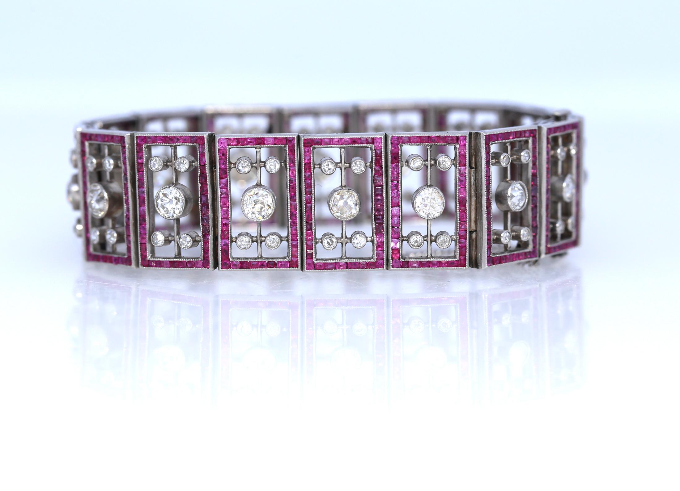 Edwardian 6.25 Carat Diamonds Rubies Art Deco Platinum Bracelet, 1920 In Good Condition In Herzelia, Tel Aviv