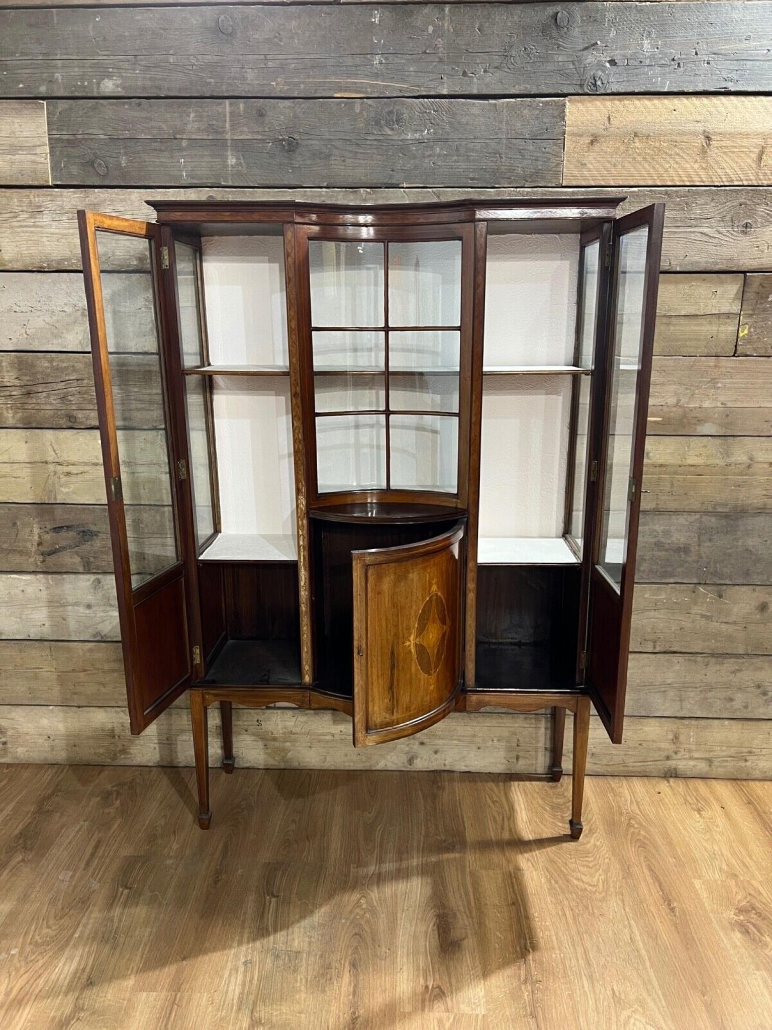 Edwardian Display Cabinet Mahogany 1900 Inlay In Good Condition For Sale In Potters Bar, GB