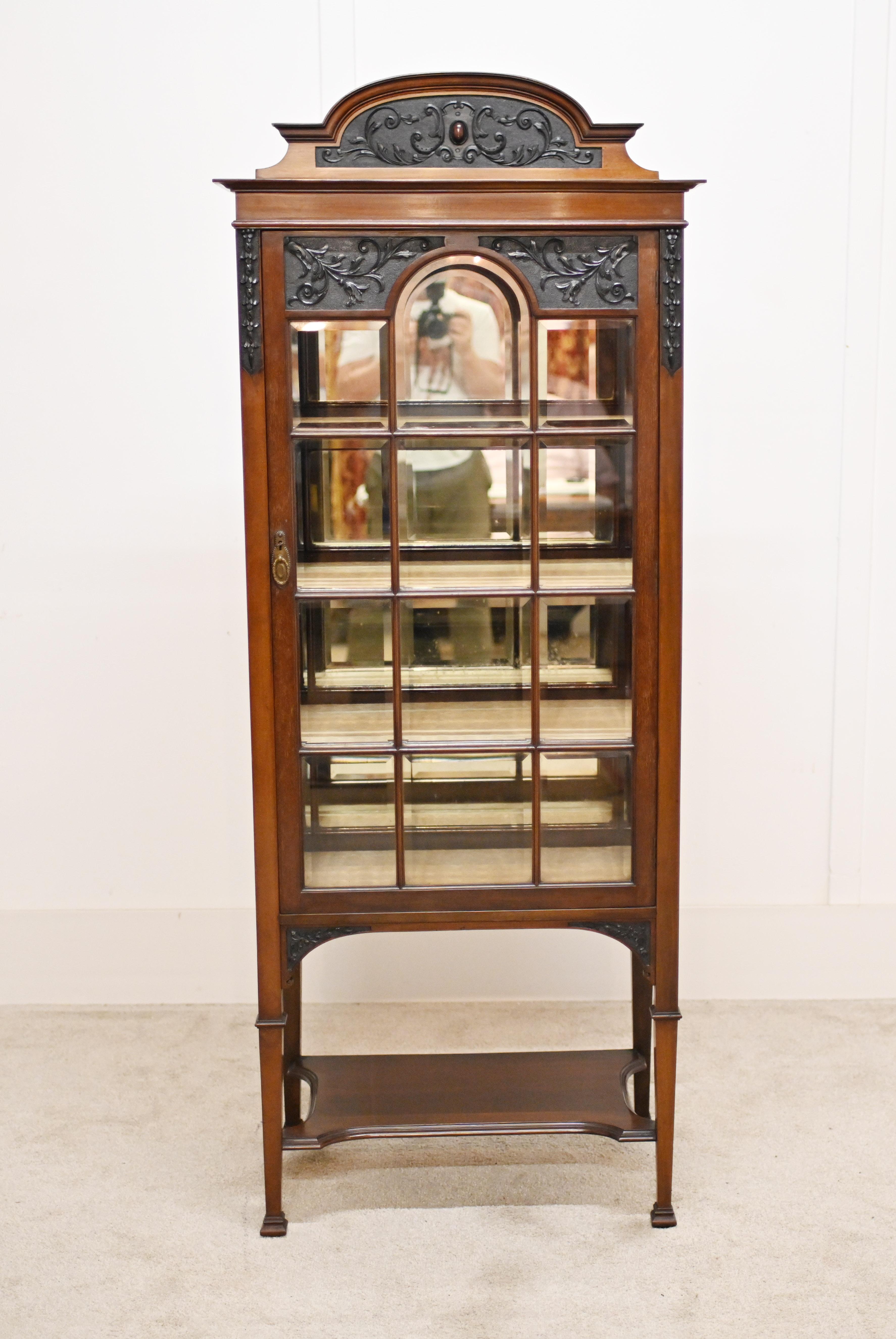 Edwardian Display Cabinet Mahagoni Jugendstil (Art nouveau) im Angebot