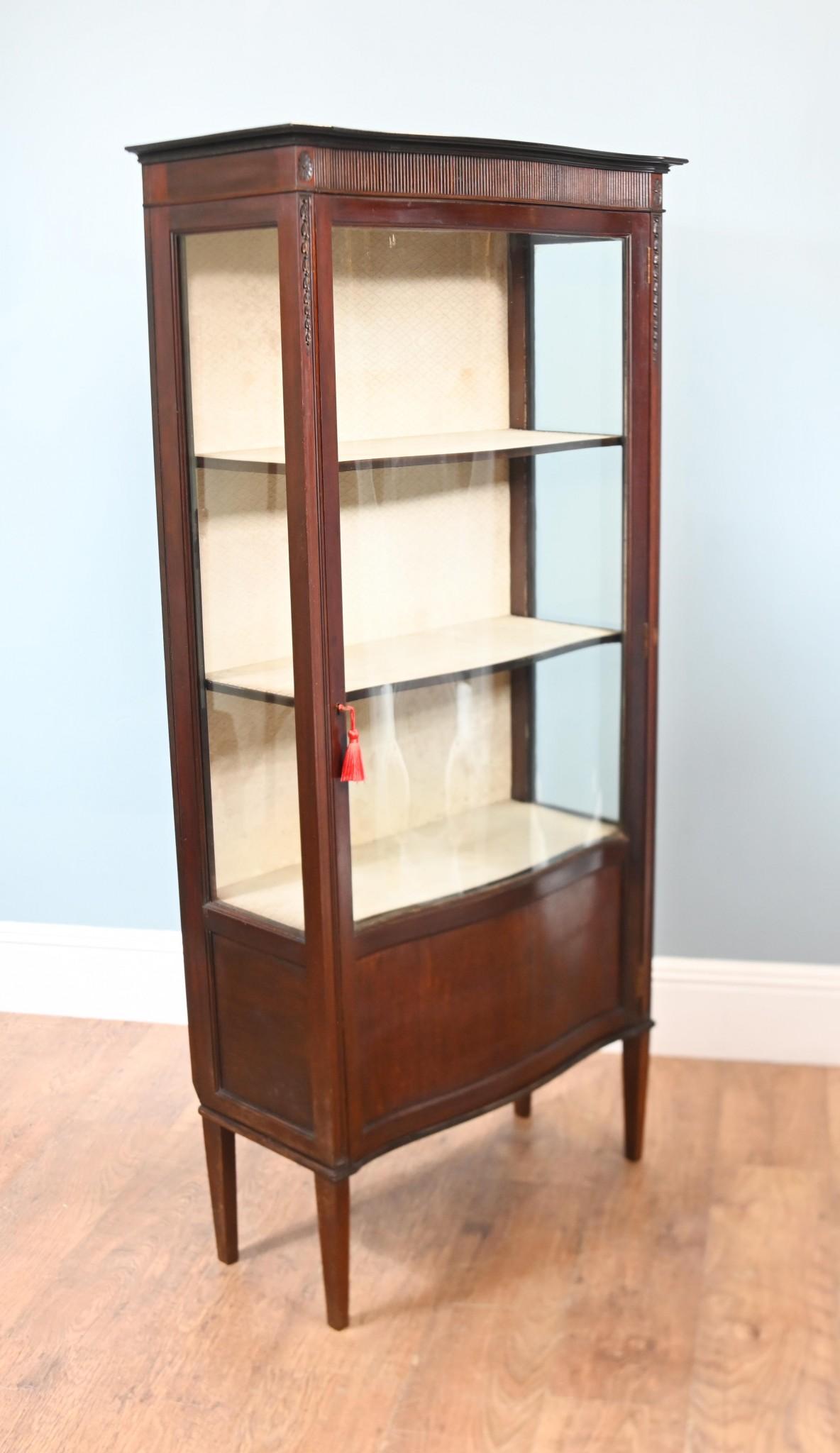 Mogano Vetrinetta edoardiana in mogano Vitrine 1910 in vendita