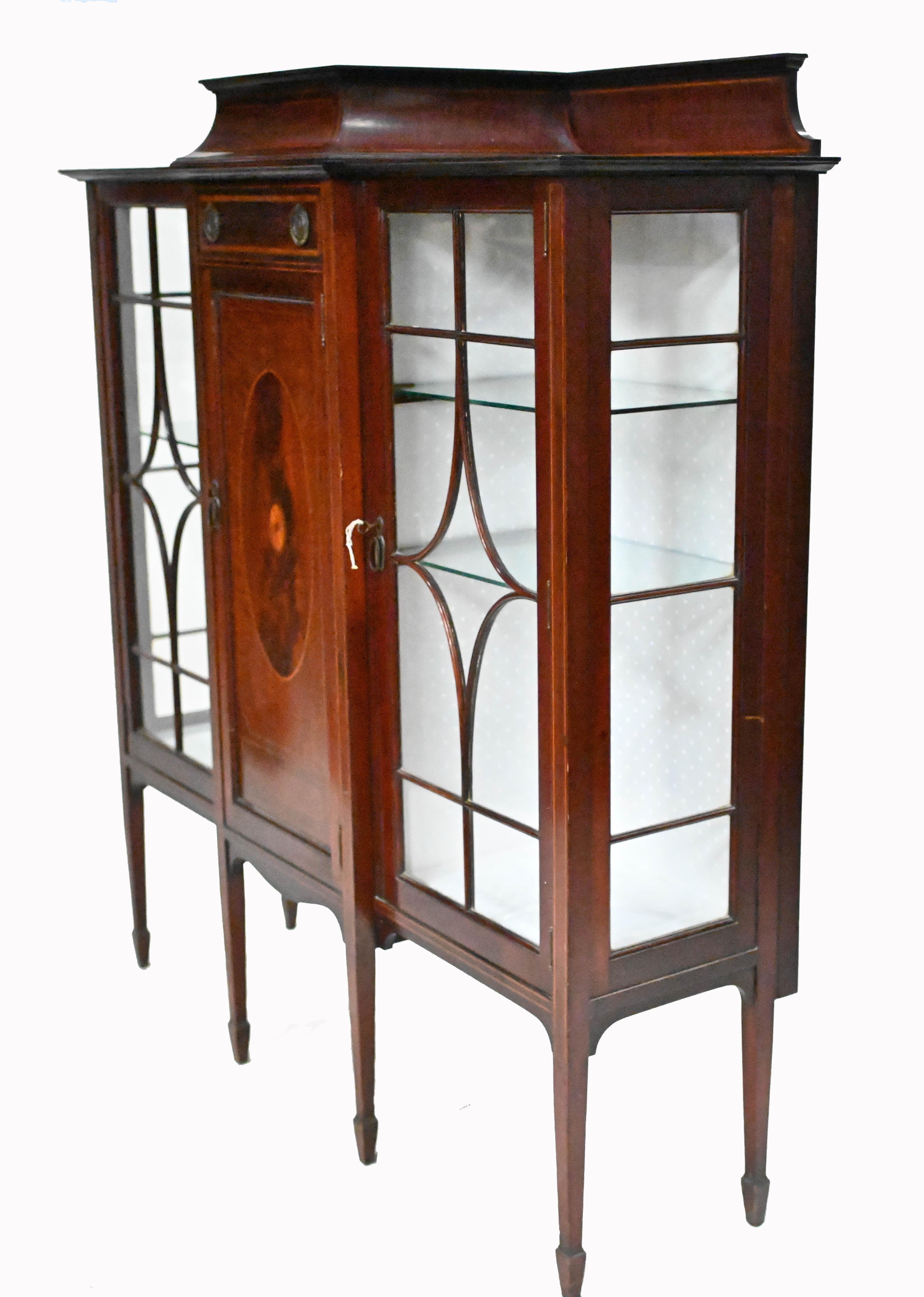 Edwardian Display Cabinet Vitrine Sheraton Mahogany Inlay 1910 For Sale 5