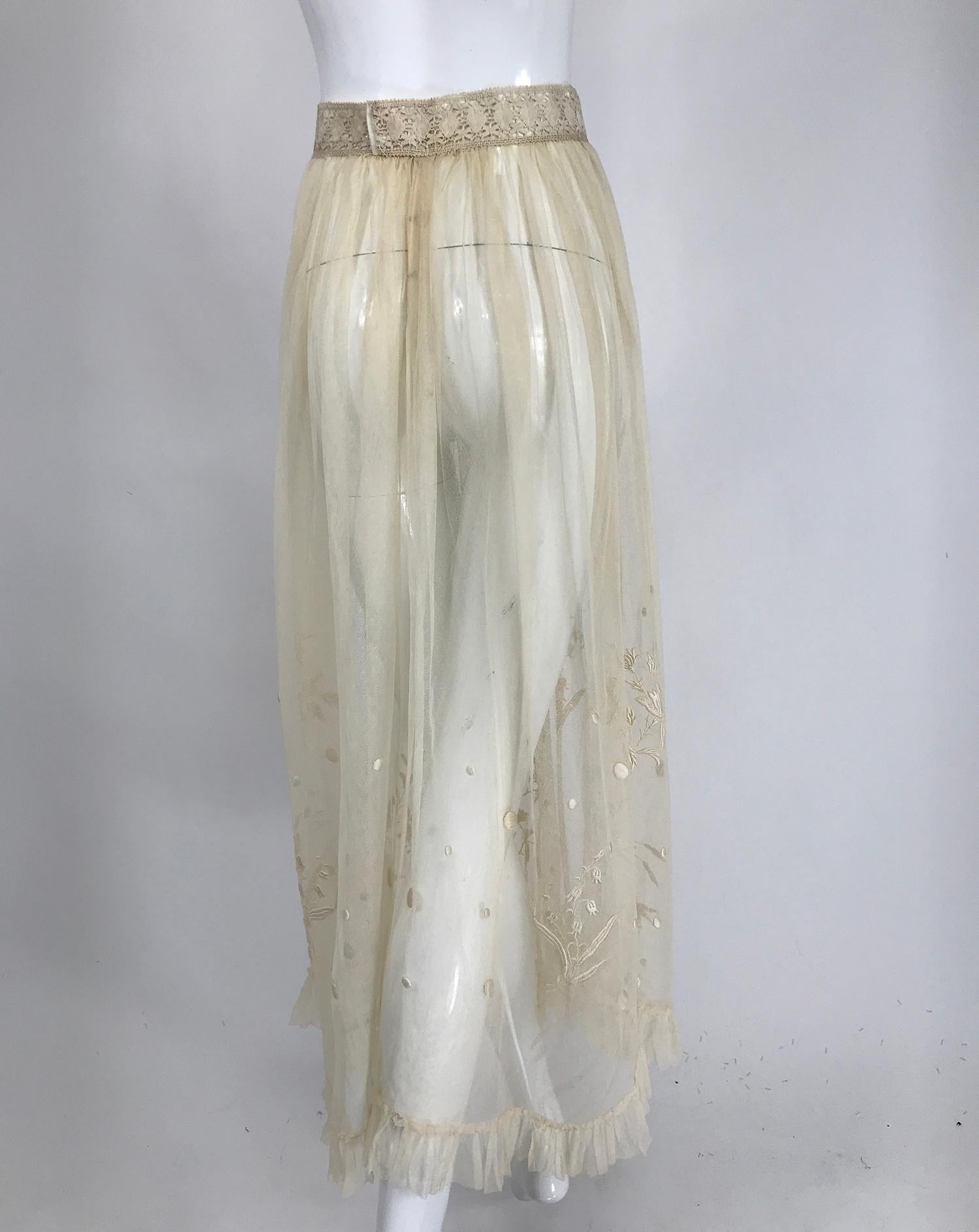 Women's Edwardian Ecru Satin Stitch Embroidered Tulle Skirt 1900s For Sale