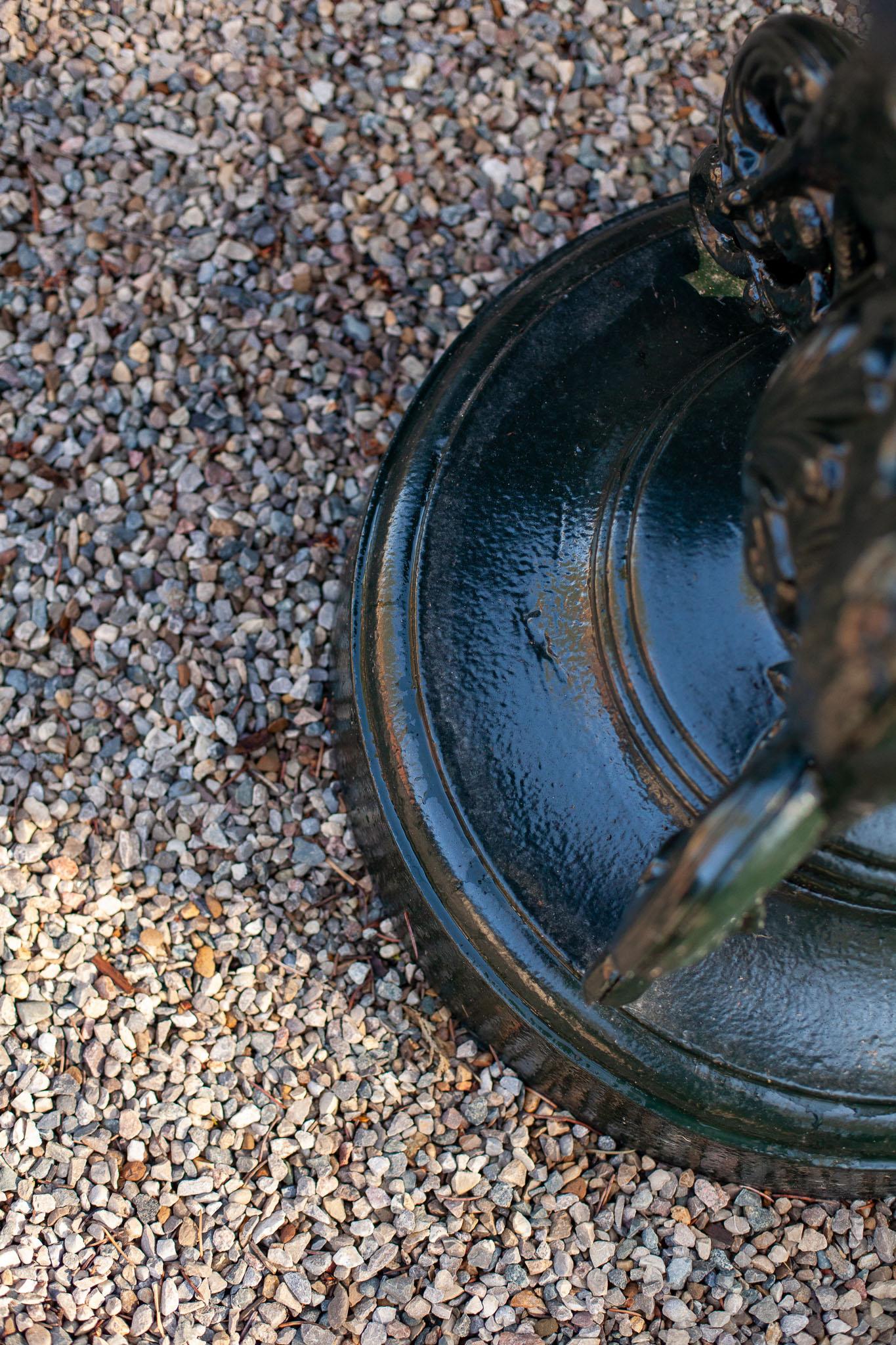 Brunnen / Urne aus edwardianischem Egret (Gegossen) im Angebot