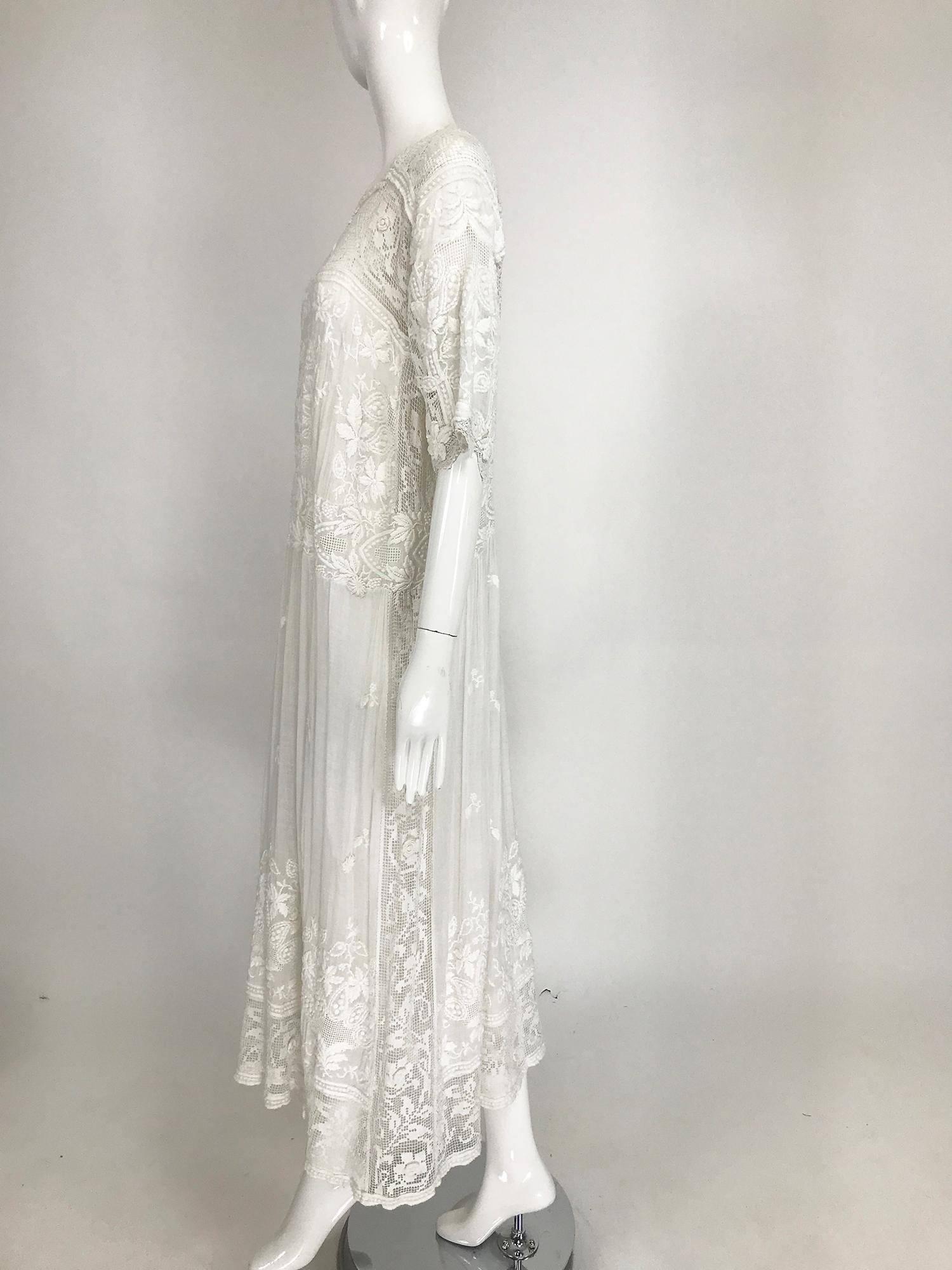 Edwardian Embroidered and appliqued White Batiste and Filet Lace ...