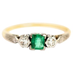 Antique Edwardian Emerald and Diamond 18 Carat Gold Ring