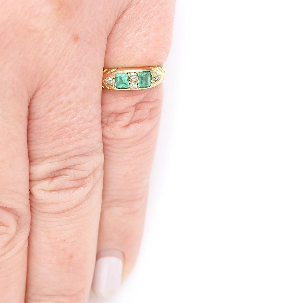 Edwardian Emerald and Diamond 18 Karat Yellow Gold Boat Shaped Ring, circa 1900 8