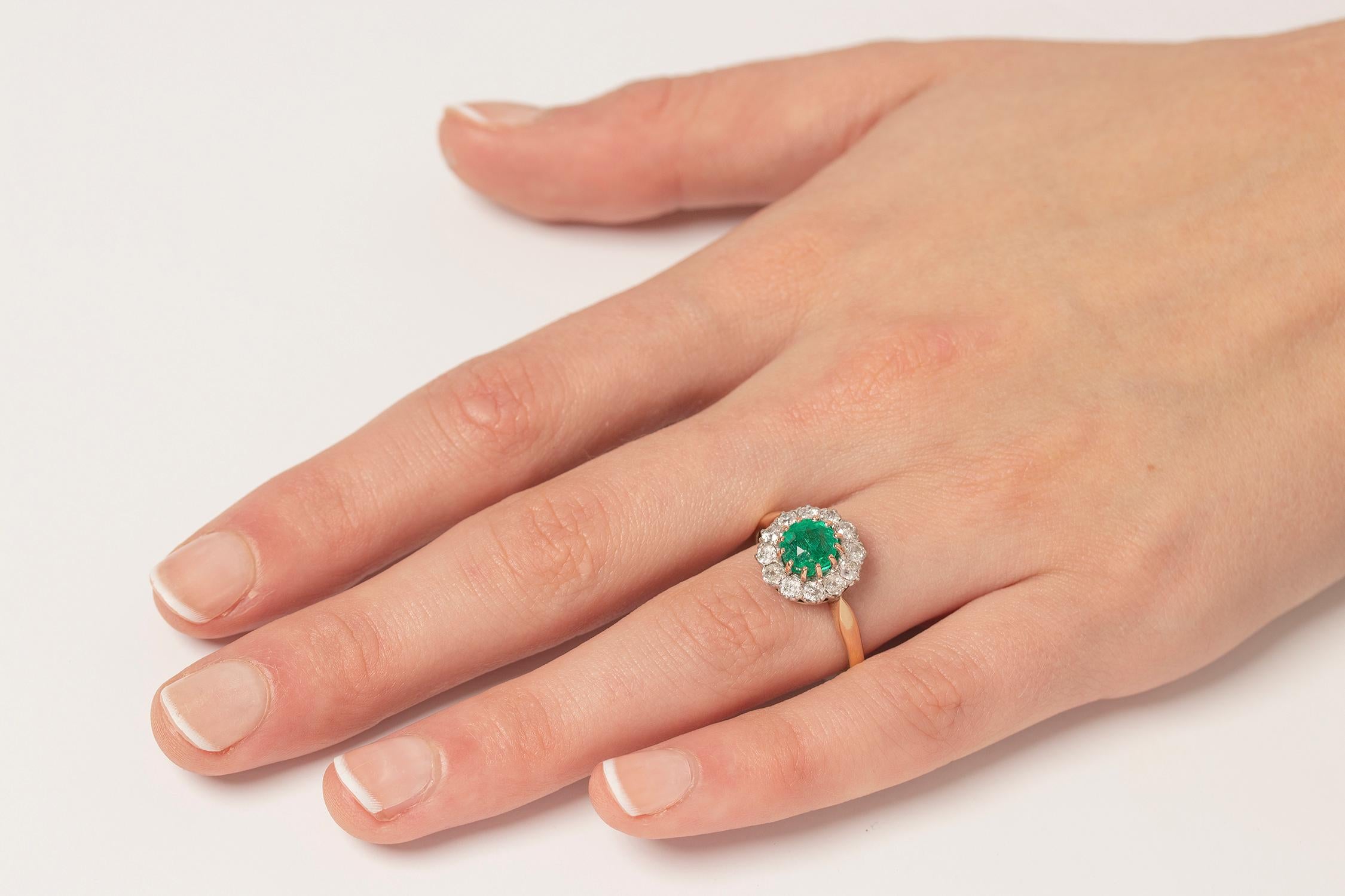 Edwardian Emerald and Diamond Cluster Ring, circa 1910 3