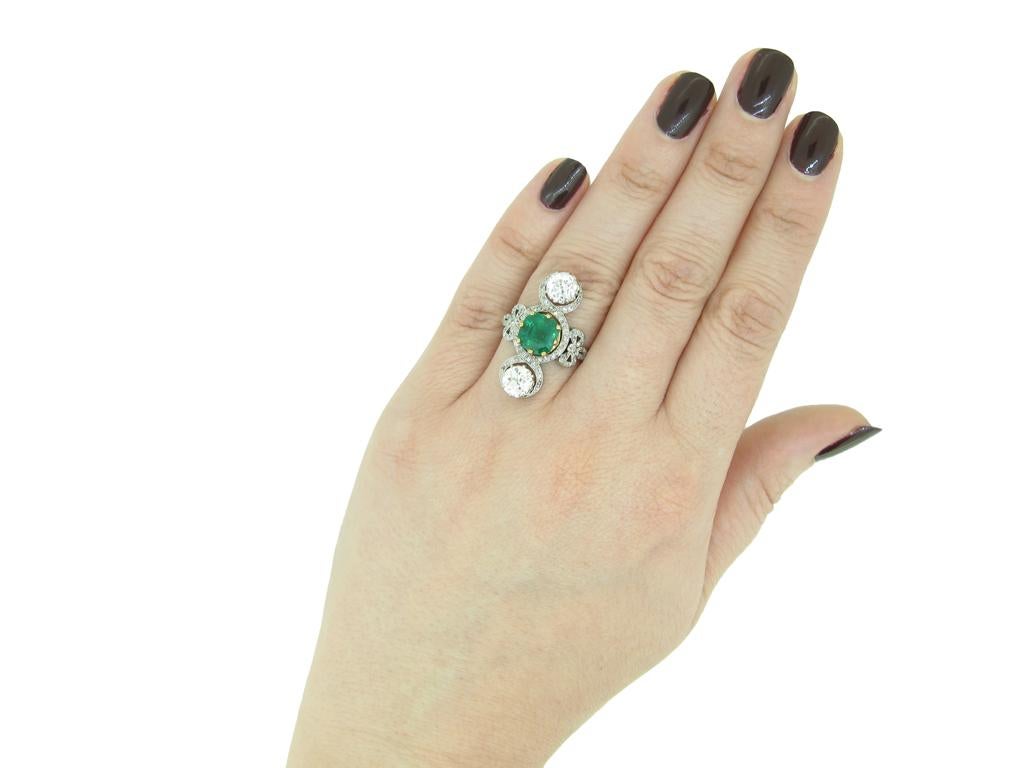 Crossover-Ring mit Smaragd und Diamant im edwardianischen Stil, um 1915 im Zustand „Gut“ im Angebot in London, GB