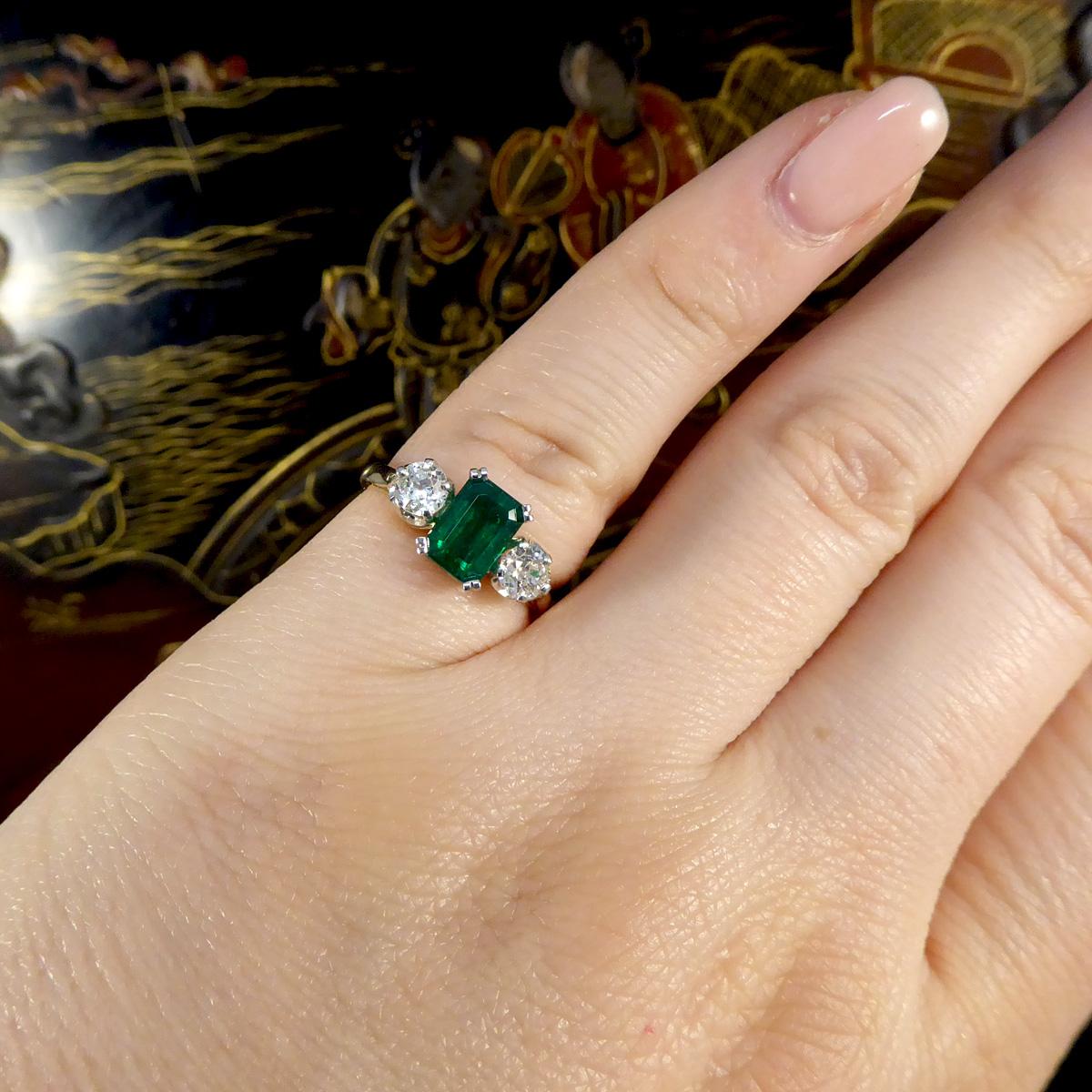 Edwardian Emerald and Diamond Three Stone Ring in 18ct Yellow Gold and Platinum For Sale 2