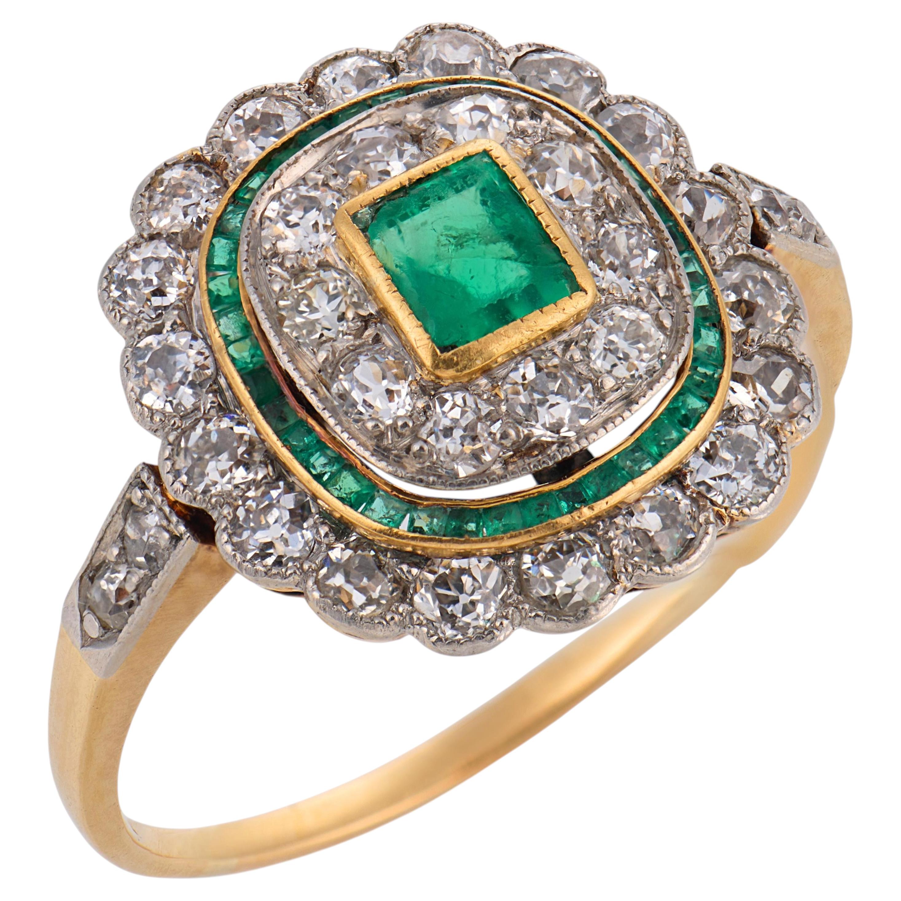 Edwardian emerald diamond 18k gold and platinum cluster ring For Sale