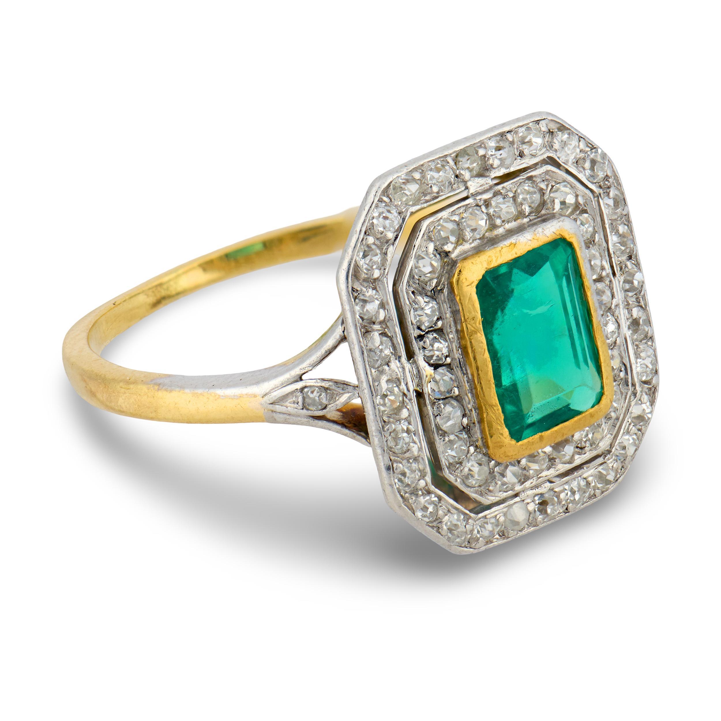 Edwardian emerald diamond 18k yellow gold ring For Sale at 1stDibs