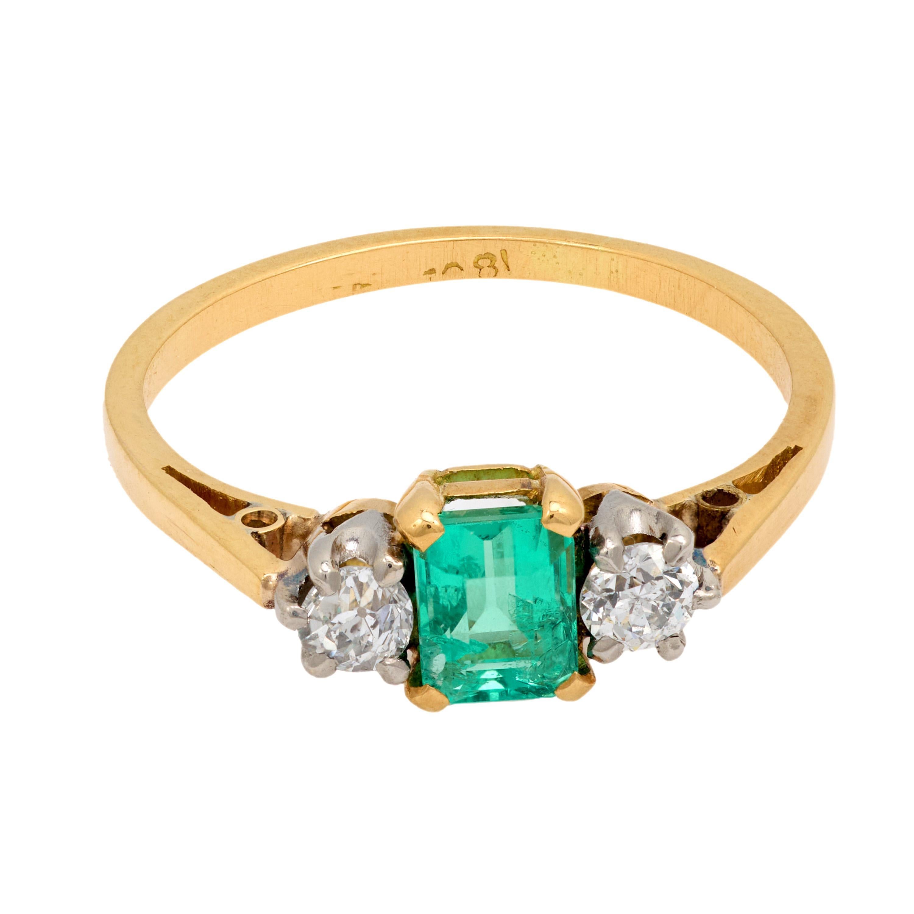 Emerald Cut Edwardian emerald diamond 18k yellow gold three stone ring For Sale