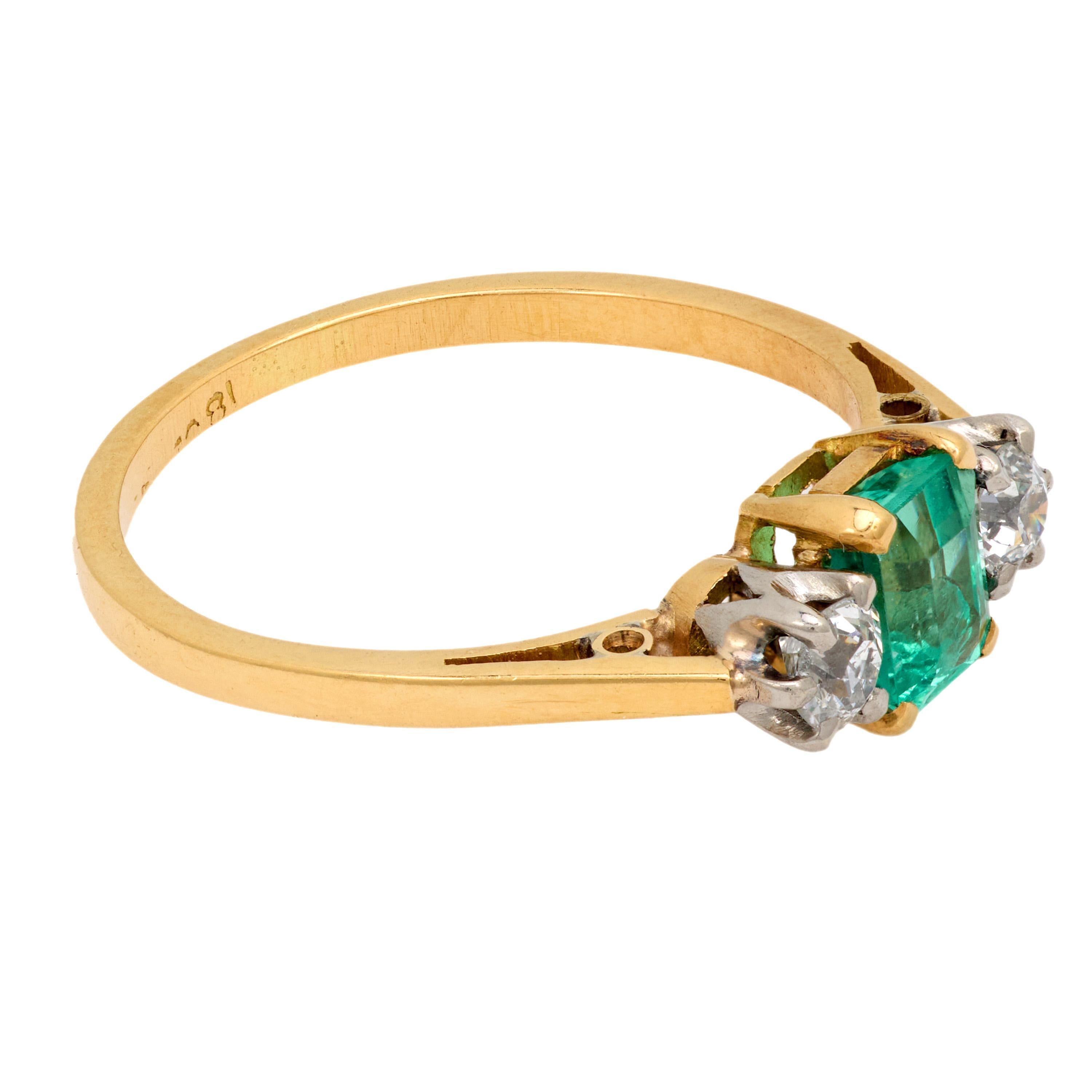 Women's Edwardian emerald diamond 18k yellow gold three stone ring For Sale