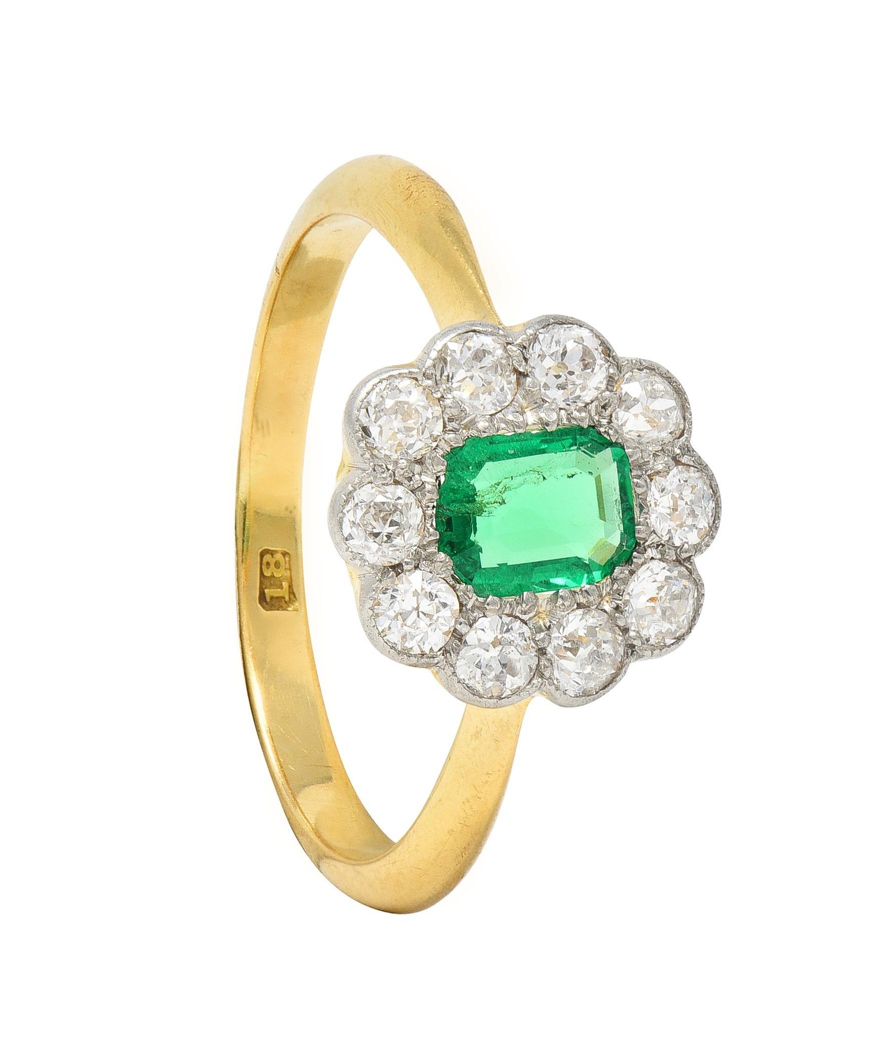 Antiker edwardianischer Halo-Ring, Smaragd, Diamant, Platin, 18 Karat Gelbgold im Angebot 4