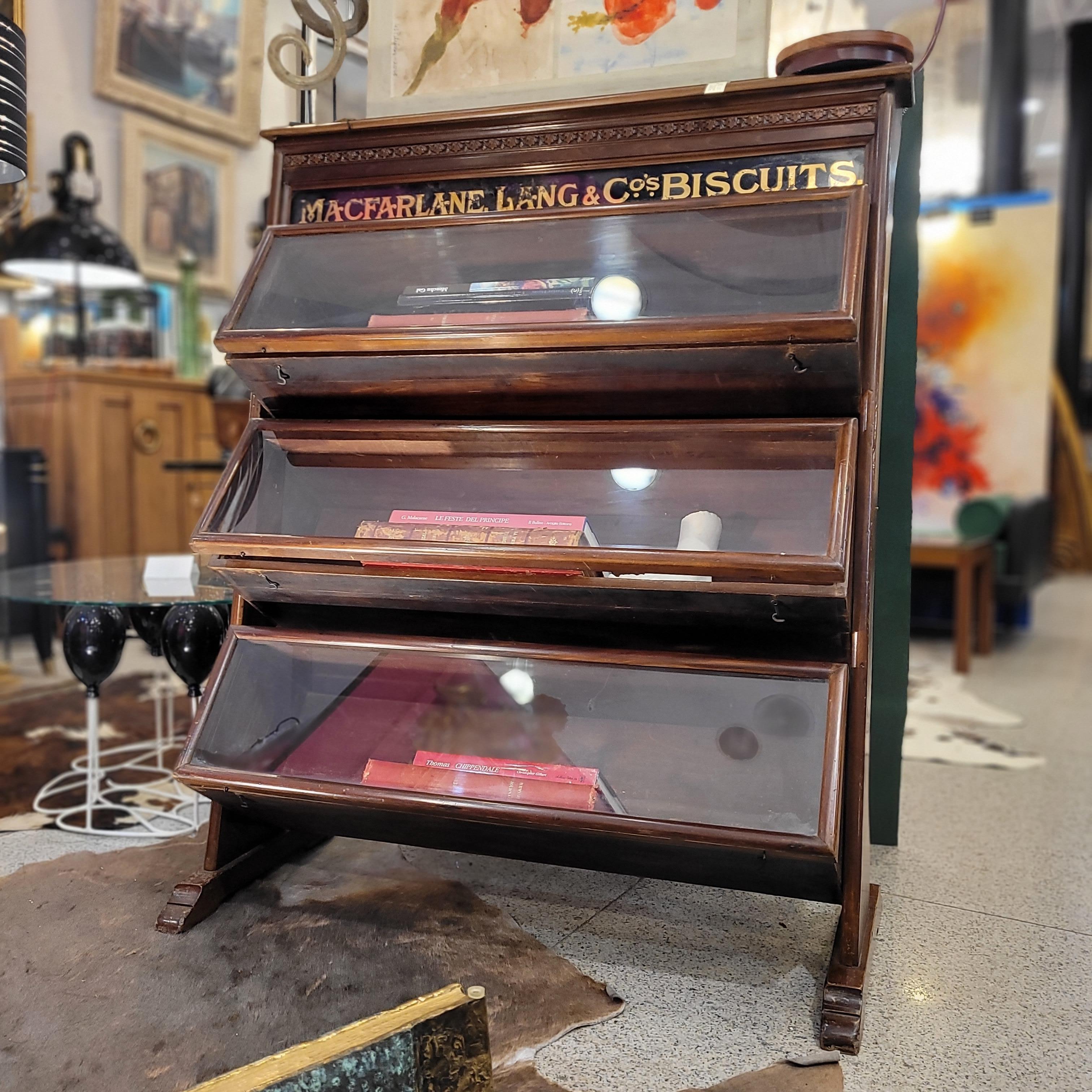 Edwardian English Biscuit Display Case / Display Cabinet Macfarlane Lang & Co In Good Condition For Sale In Valladolid, ES