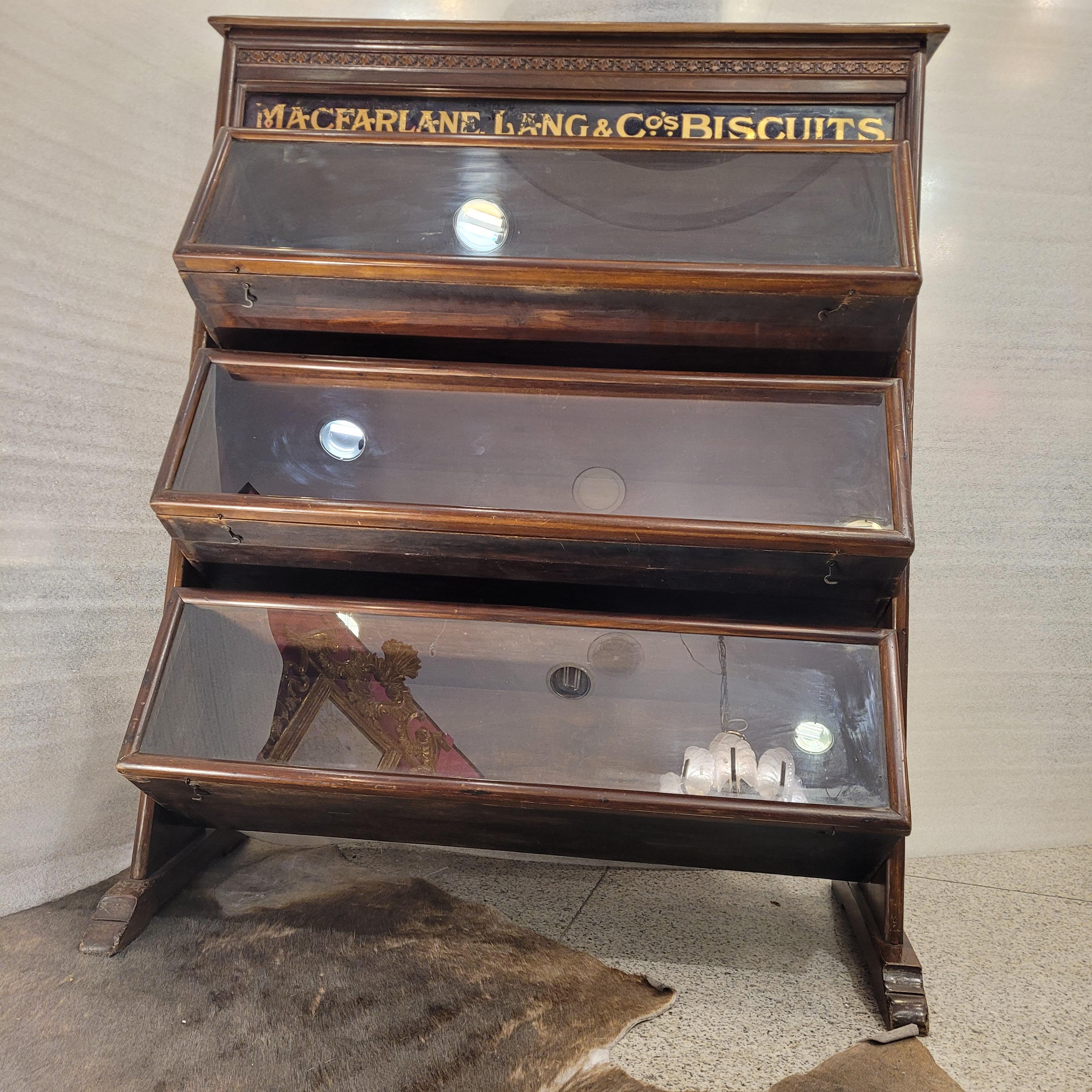 Edwardian English Biscuit Display Case / Display Cabinet Macfarlane Lang & Co For Sale 3