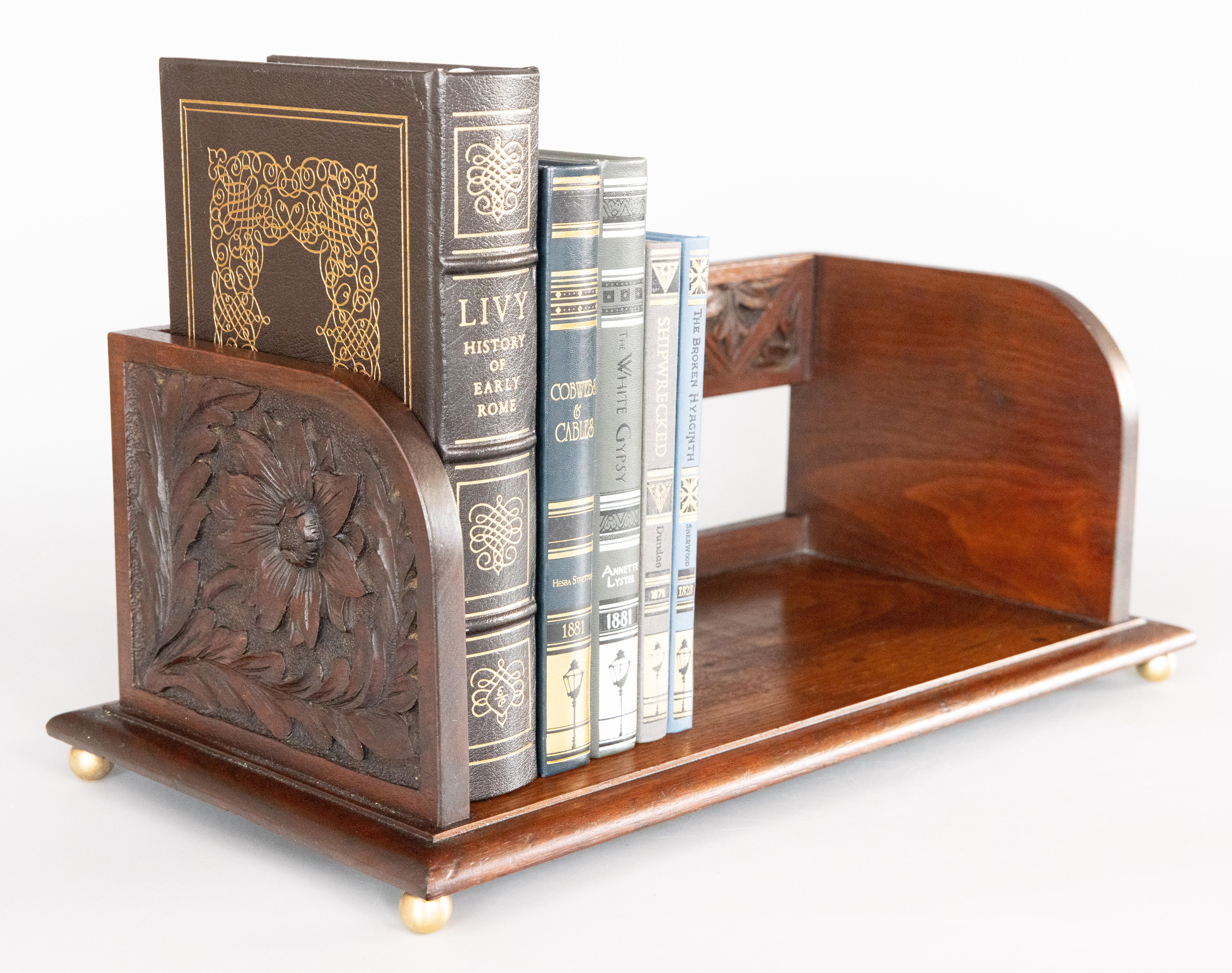 Edwardian English Carved Mahogany Table Top Book Trough Rack Stand Bookends, C. 1900 For Sale