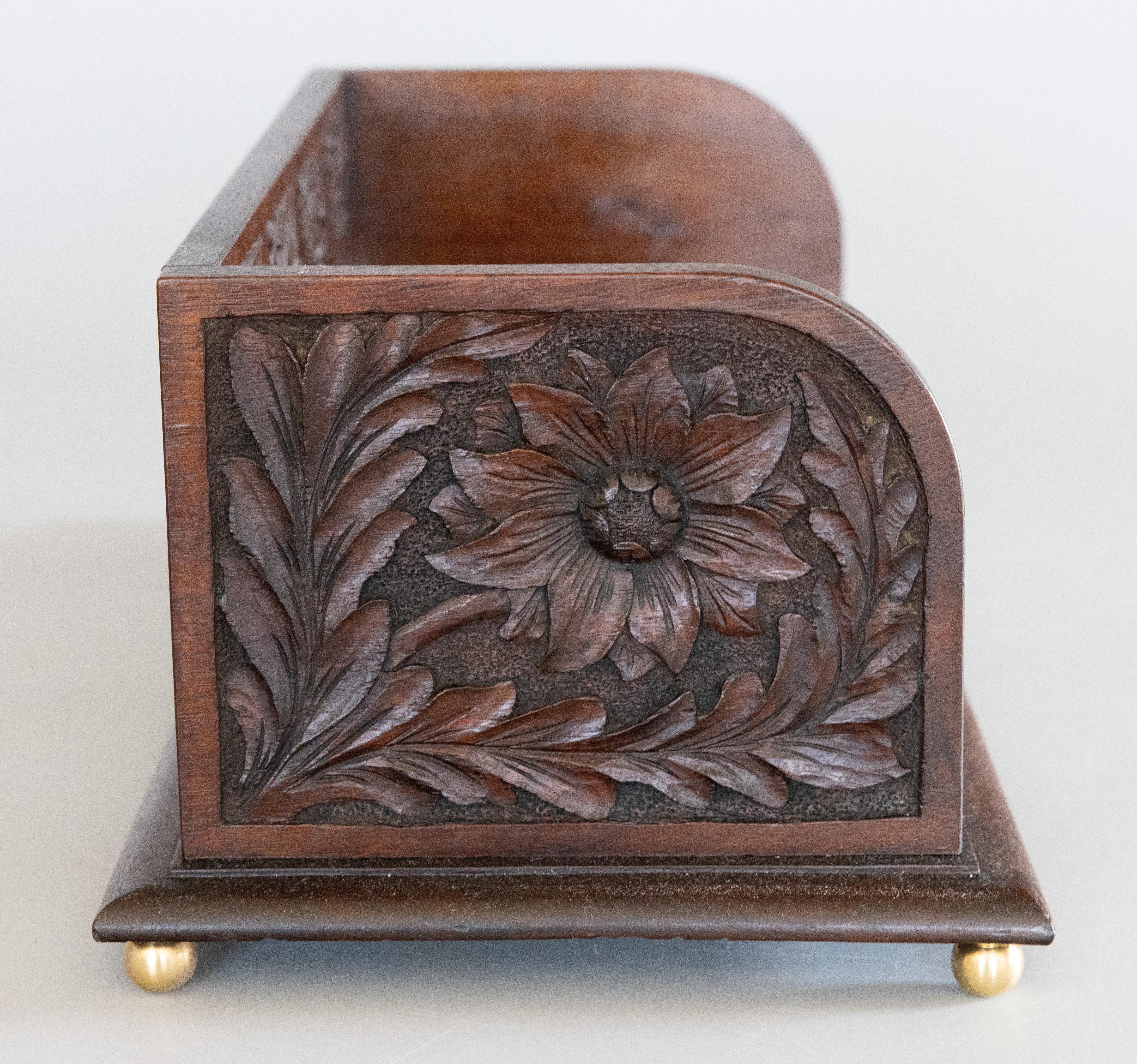 Hand-Carved English Carved Mahogany Table Top Book Trough Rack Stand Bookends, C. 1900 For Sale