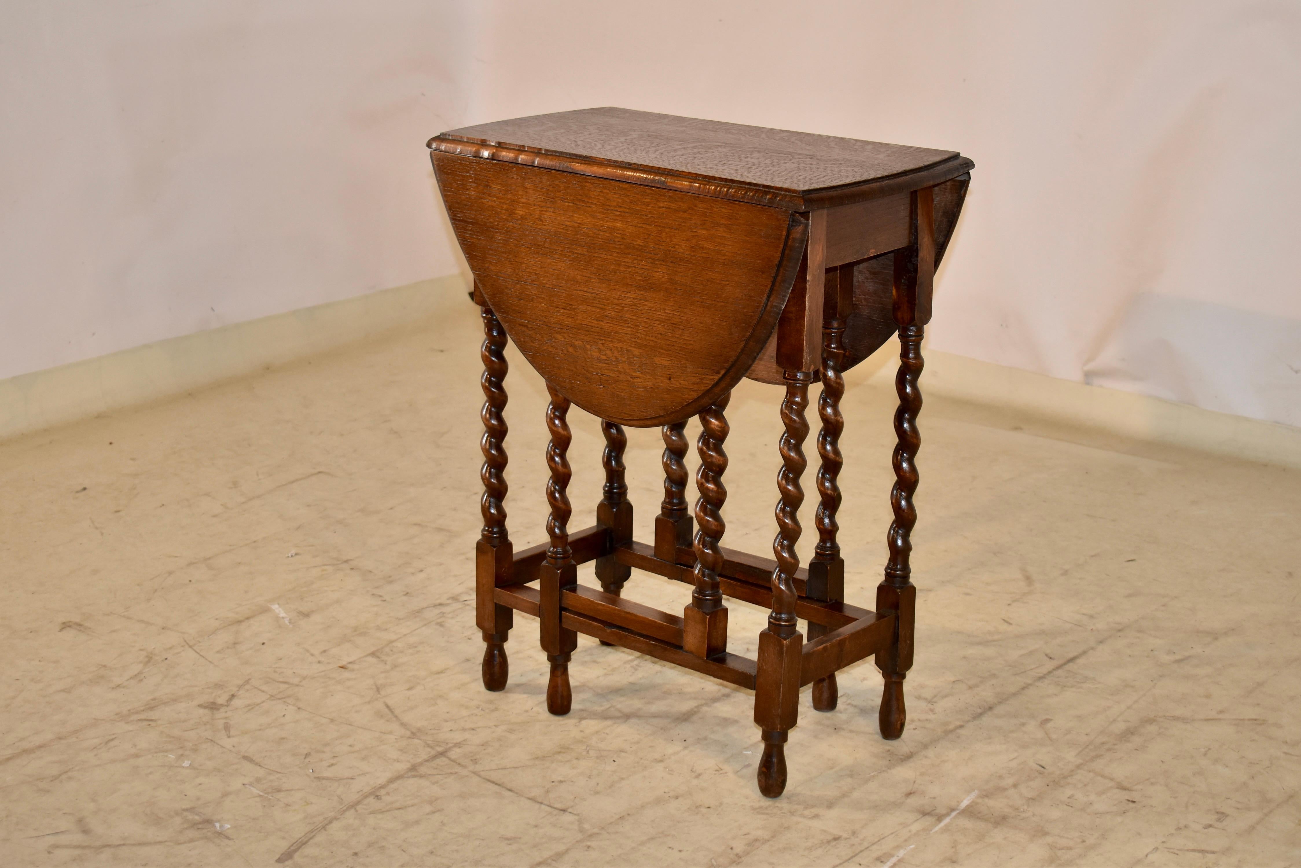 Edwardian English Gate Leg Table, Circa 1900 In Good Condition For Sale In High Point, NC