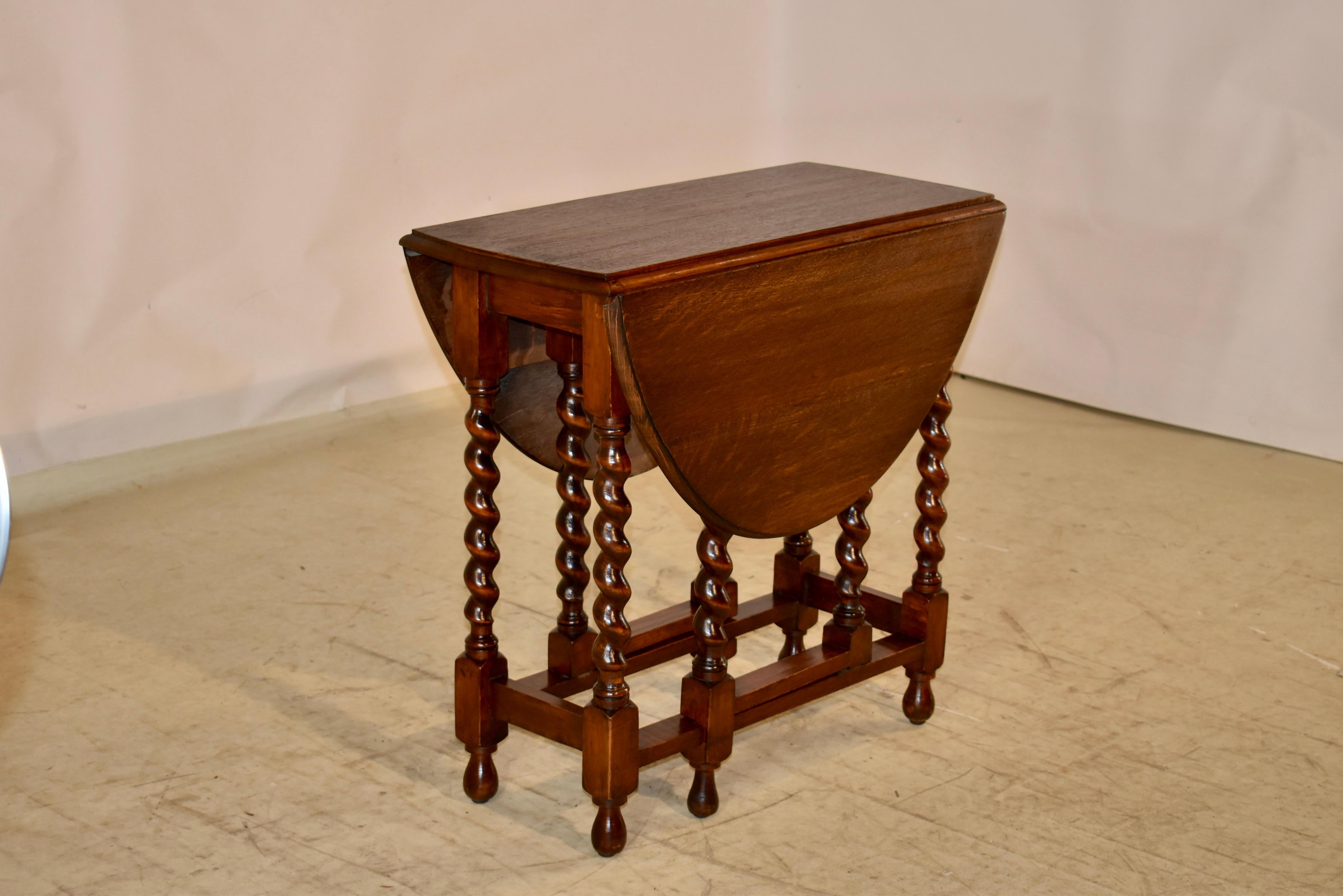 Edwardian English Oak Gate Leg Table, Circa 1900 For Sale 3