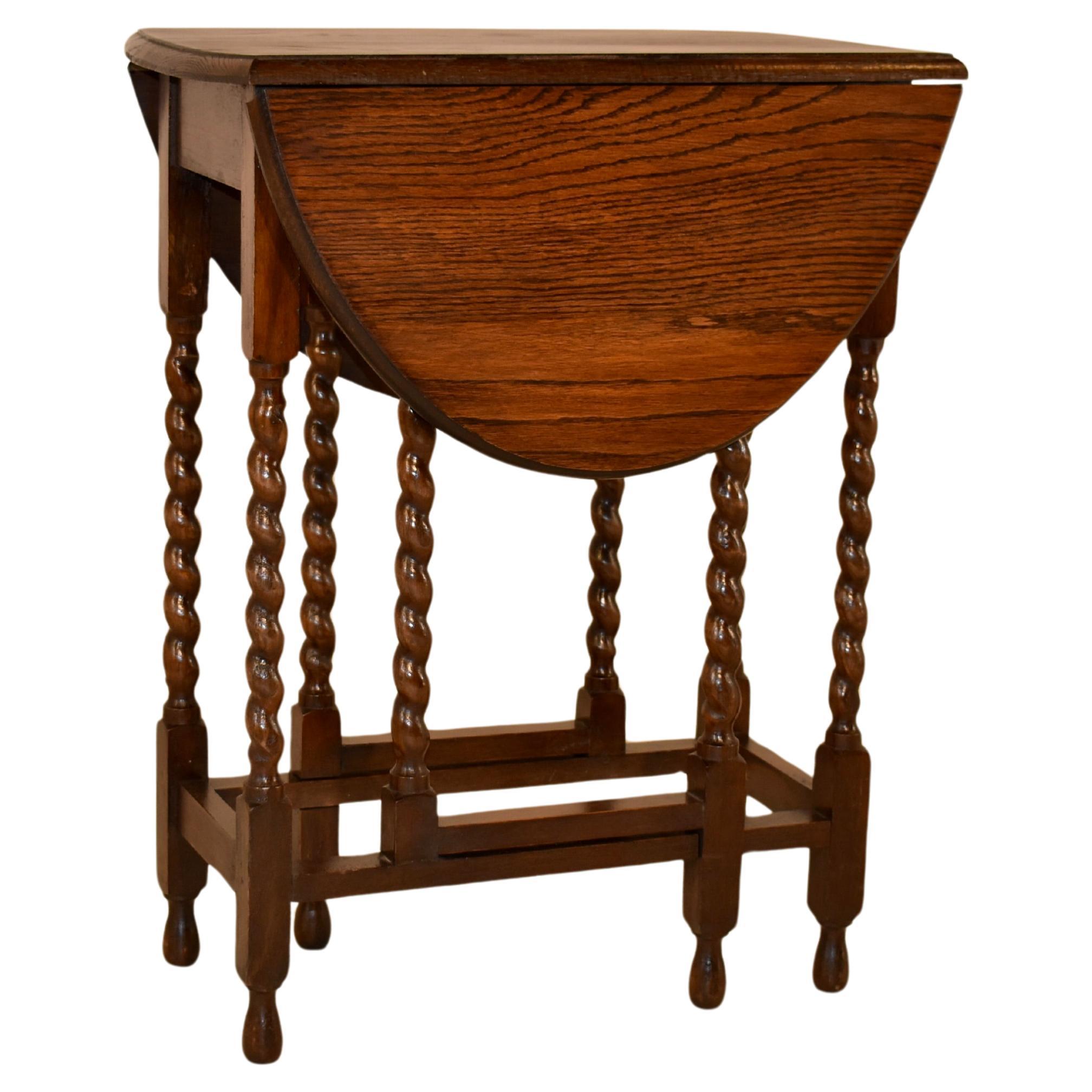 Edwardian English Oak Gate Leg Table, Circa 1900