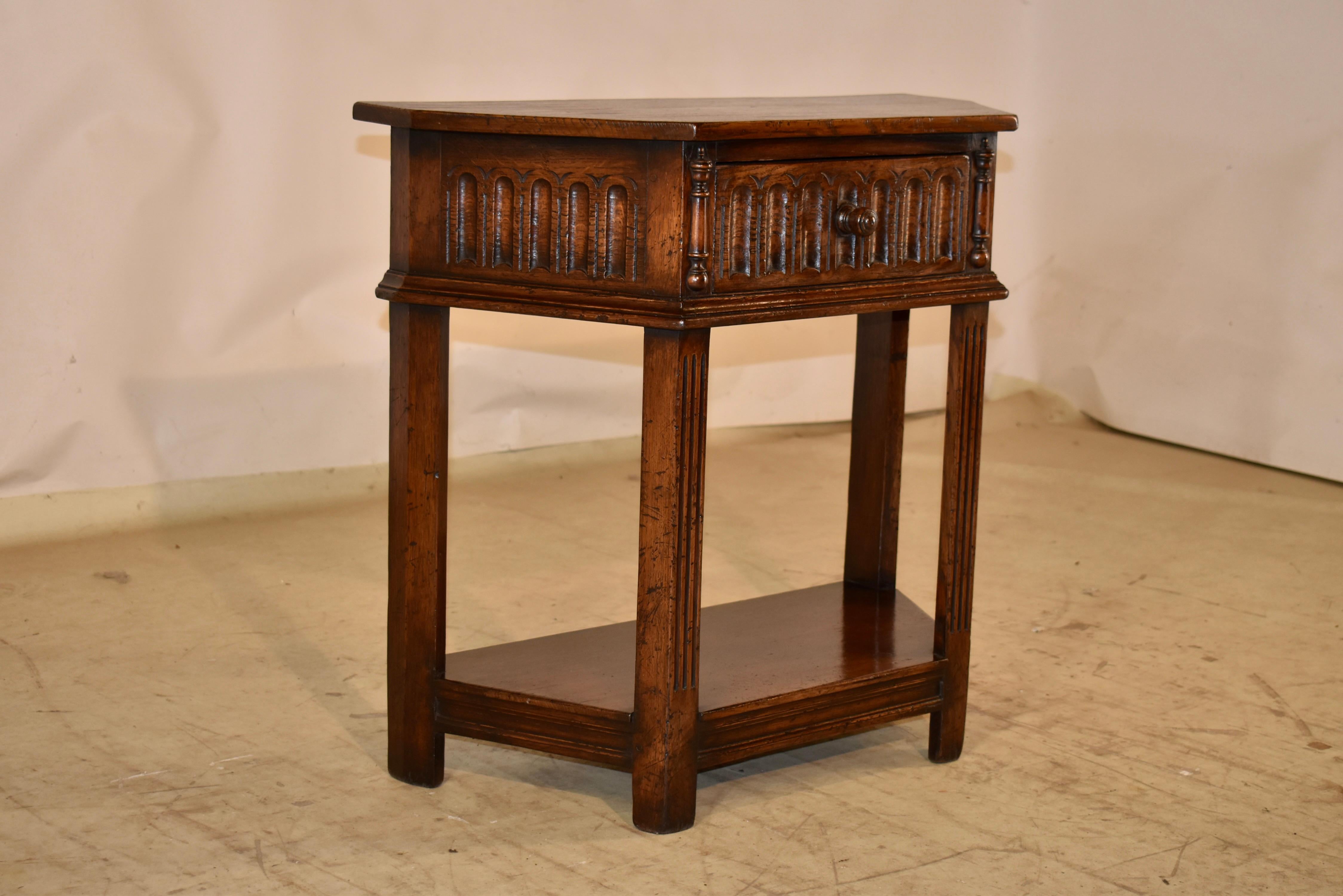Edwardian English Oak Beistelltisch (Eichenholz) im Angebot