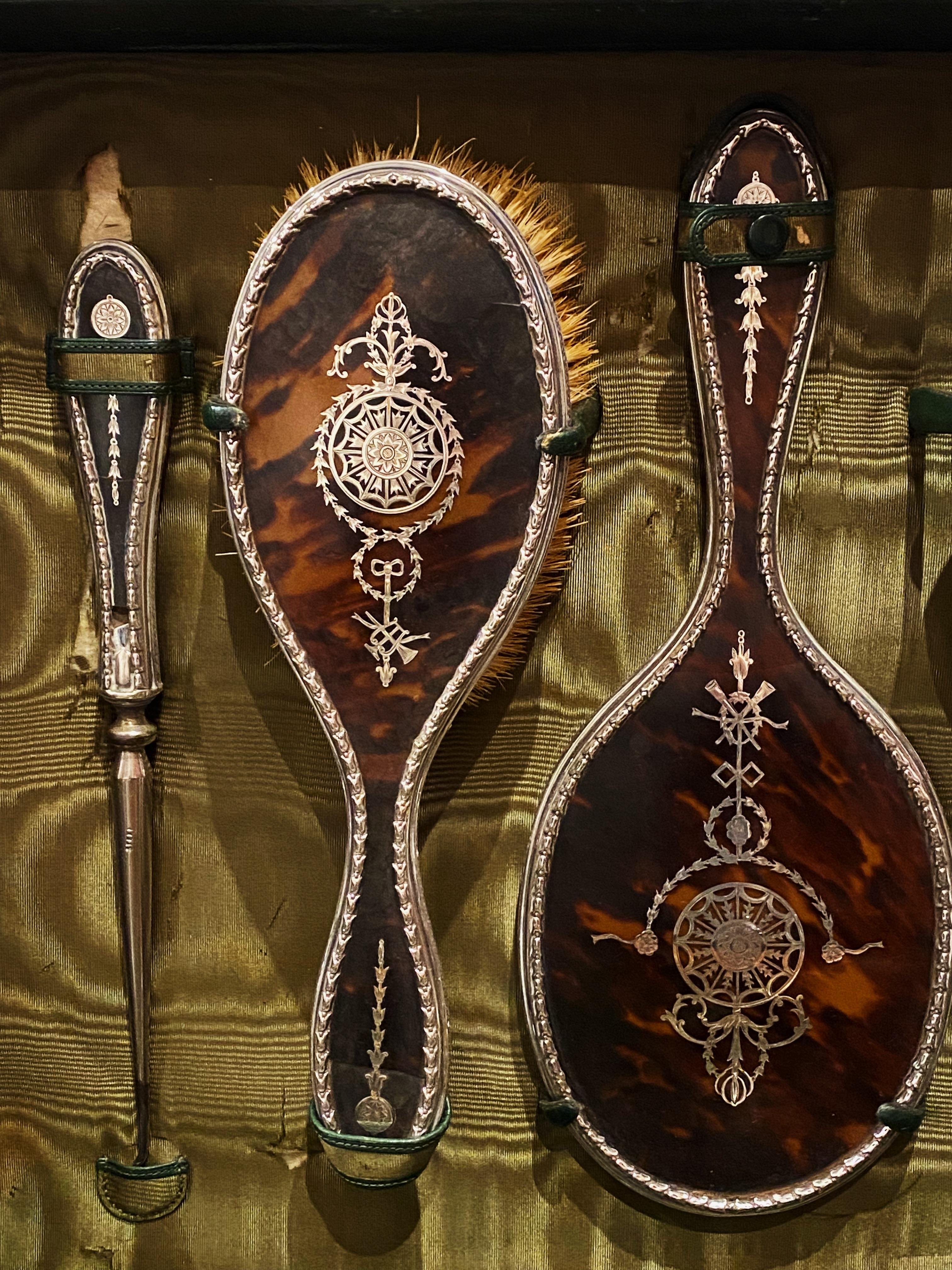 Edwardian English Silver Tortoiseshell Dressing Table Set in Travelling Case For Sale 12