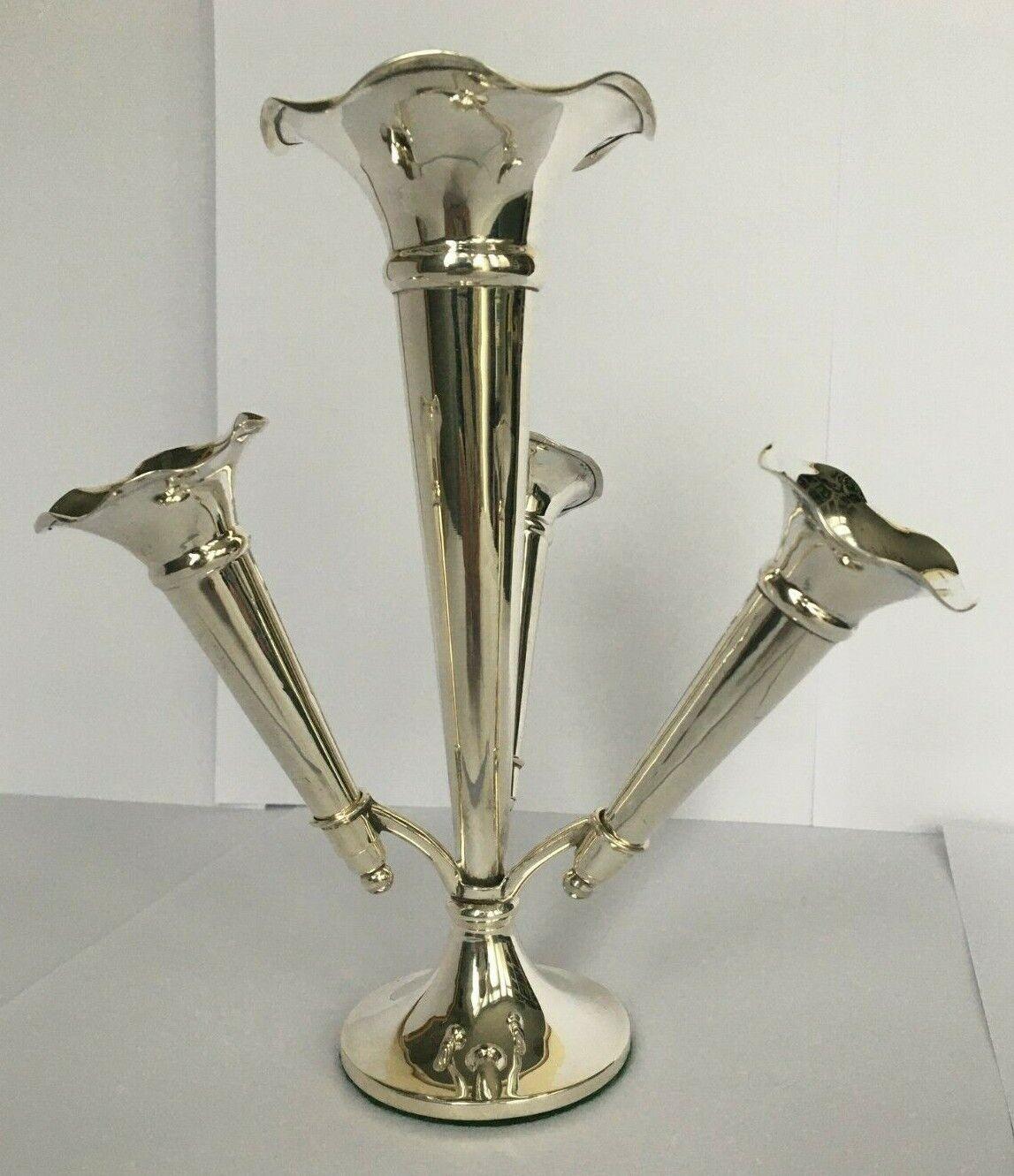 Edwardian Epergne in Sterling Silver, 1903 In Good Condition For Sale In London, GB