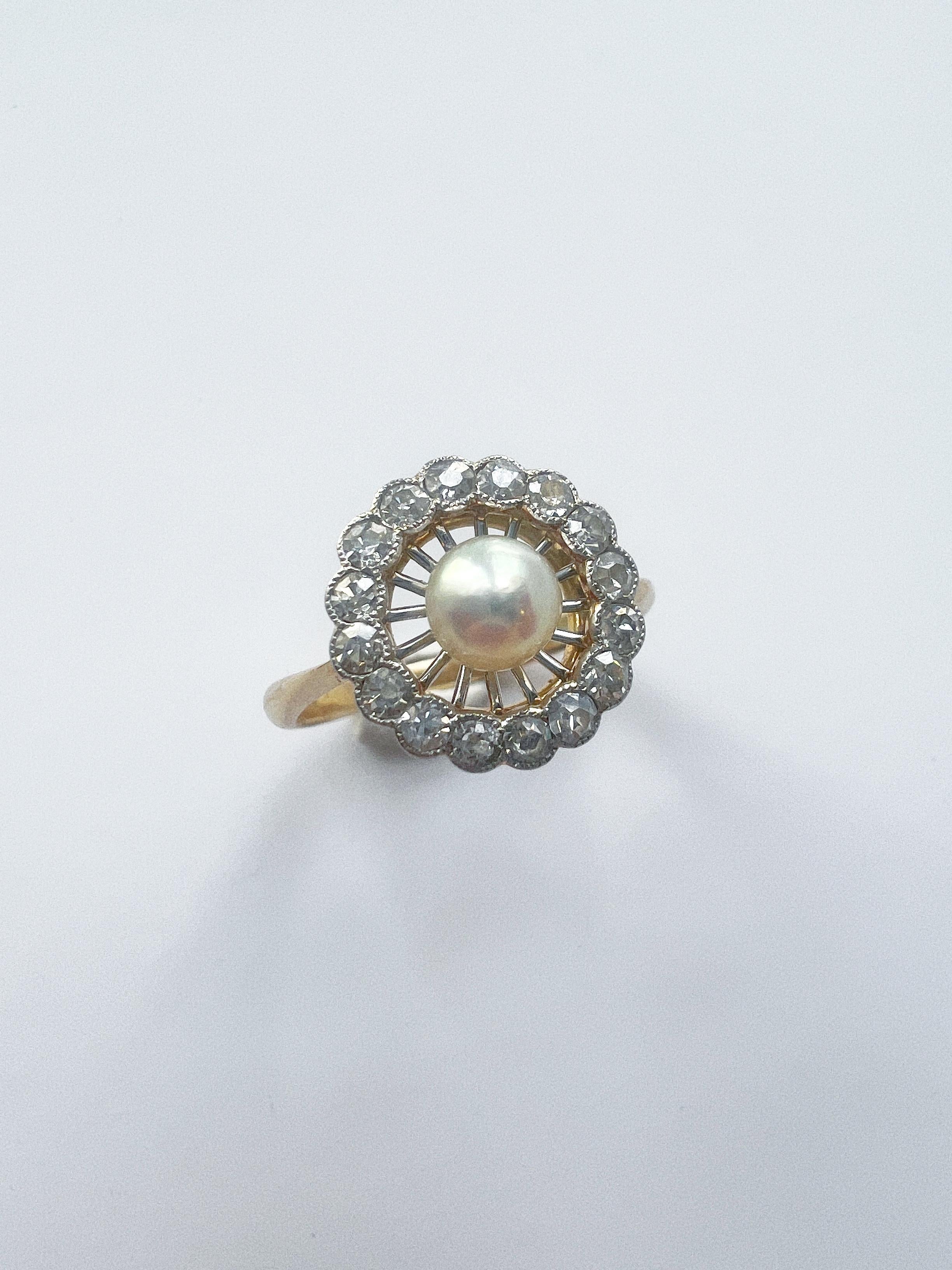 The Edwardian era jewelry were characterized by a lightness and delicacy which had their roots in 18th century jewelry and goldsmith.

For sale a perfect example of the ring from that period. The ring features a delicate lattice design with a frame