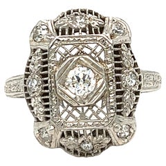 Anillo de diamantes de la época eduardiana de oro blanco de 18 quilates