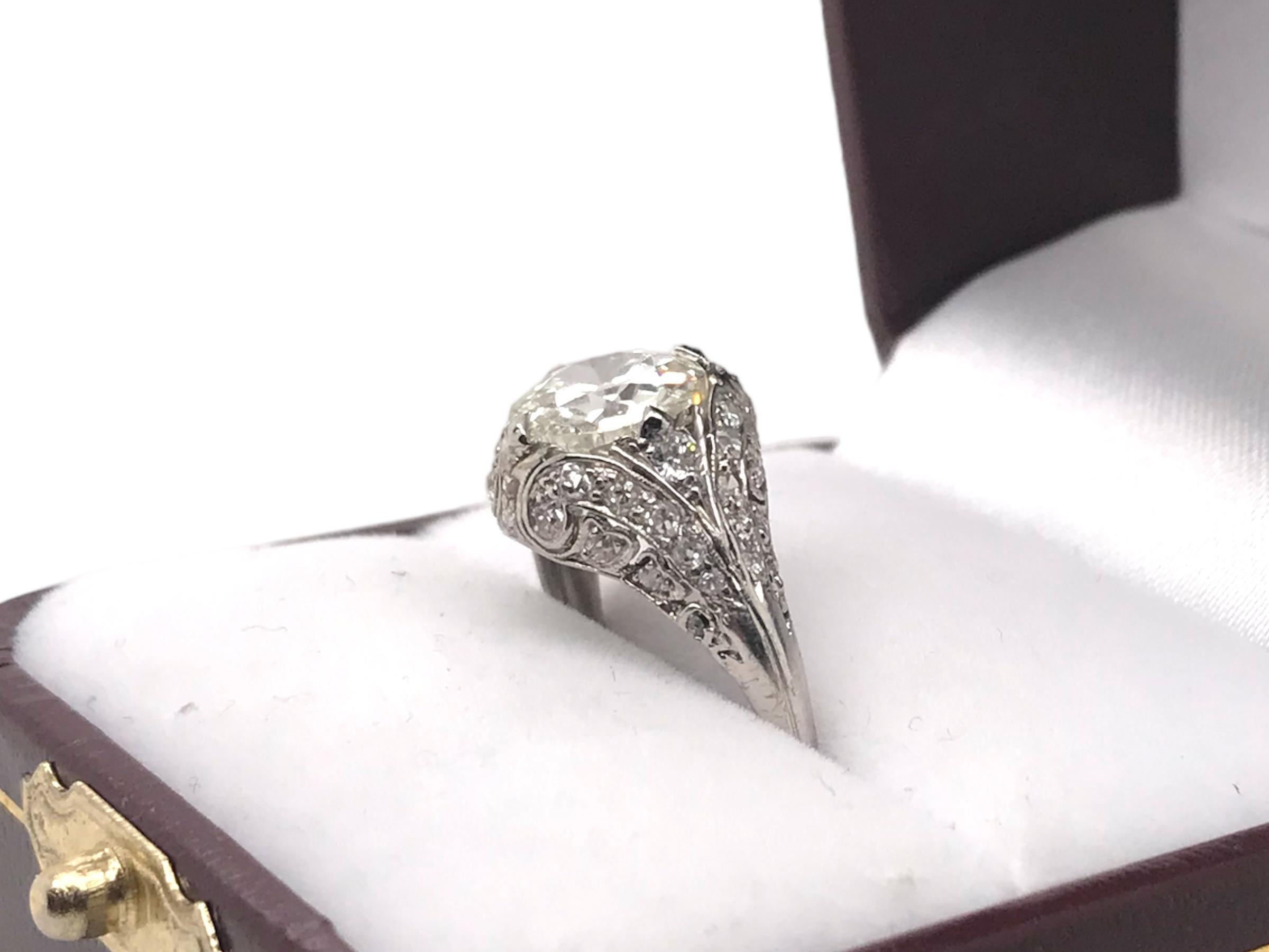 Edwardian Era Platinum 2.02 Carat Old European Cut Engagement Ring For Sale 6