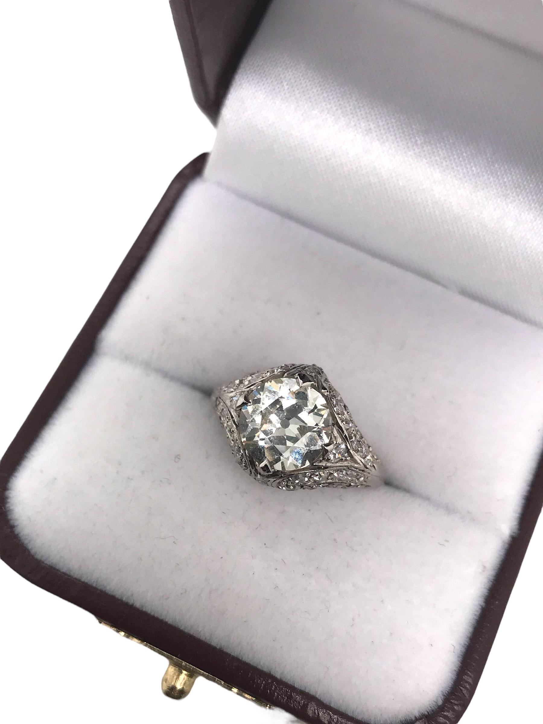 Edwardian Era Platinum 2.02 Carat Old European Cut Engagement Ring For Sale 3