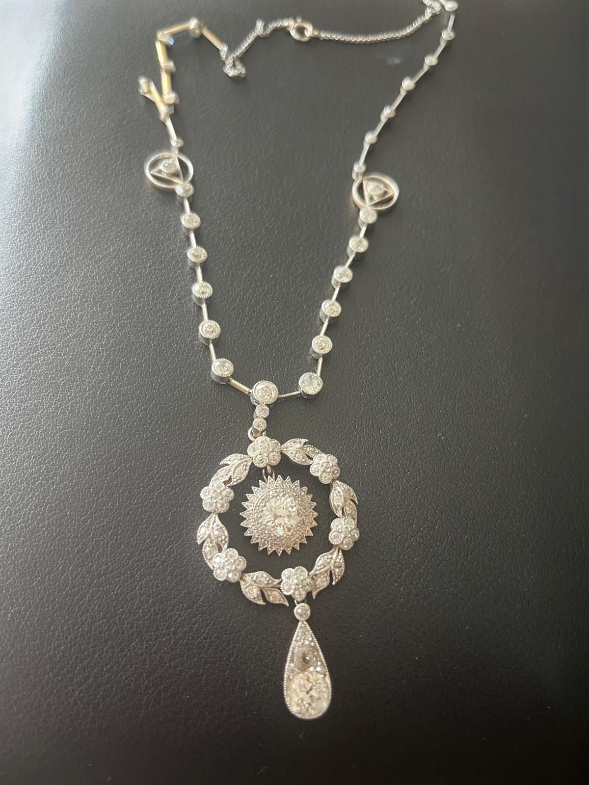 Taille vieille Europe Collier pendentif-broche en or 18 carats, diamant européen de l'époque édouardienne, recouvert de platine en vente