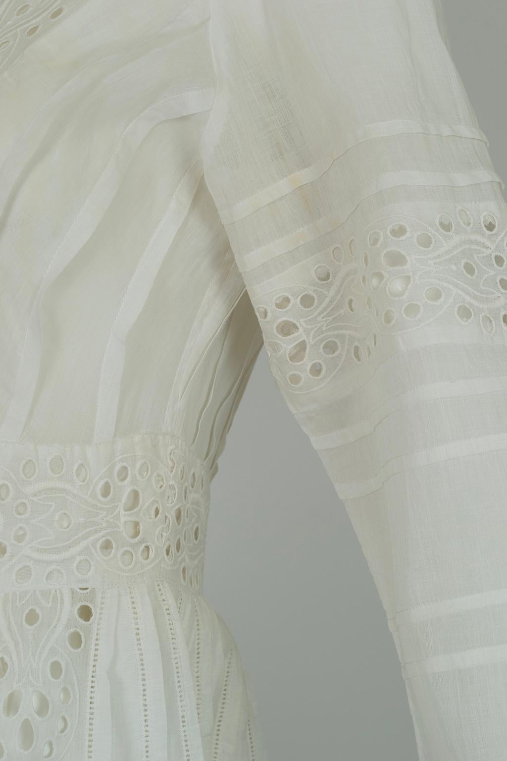 Vestido de novia eduardiano con ojales y corpiño marinero de lino - S, 1900 en venta 8