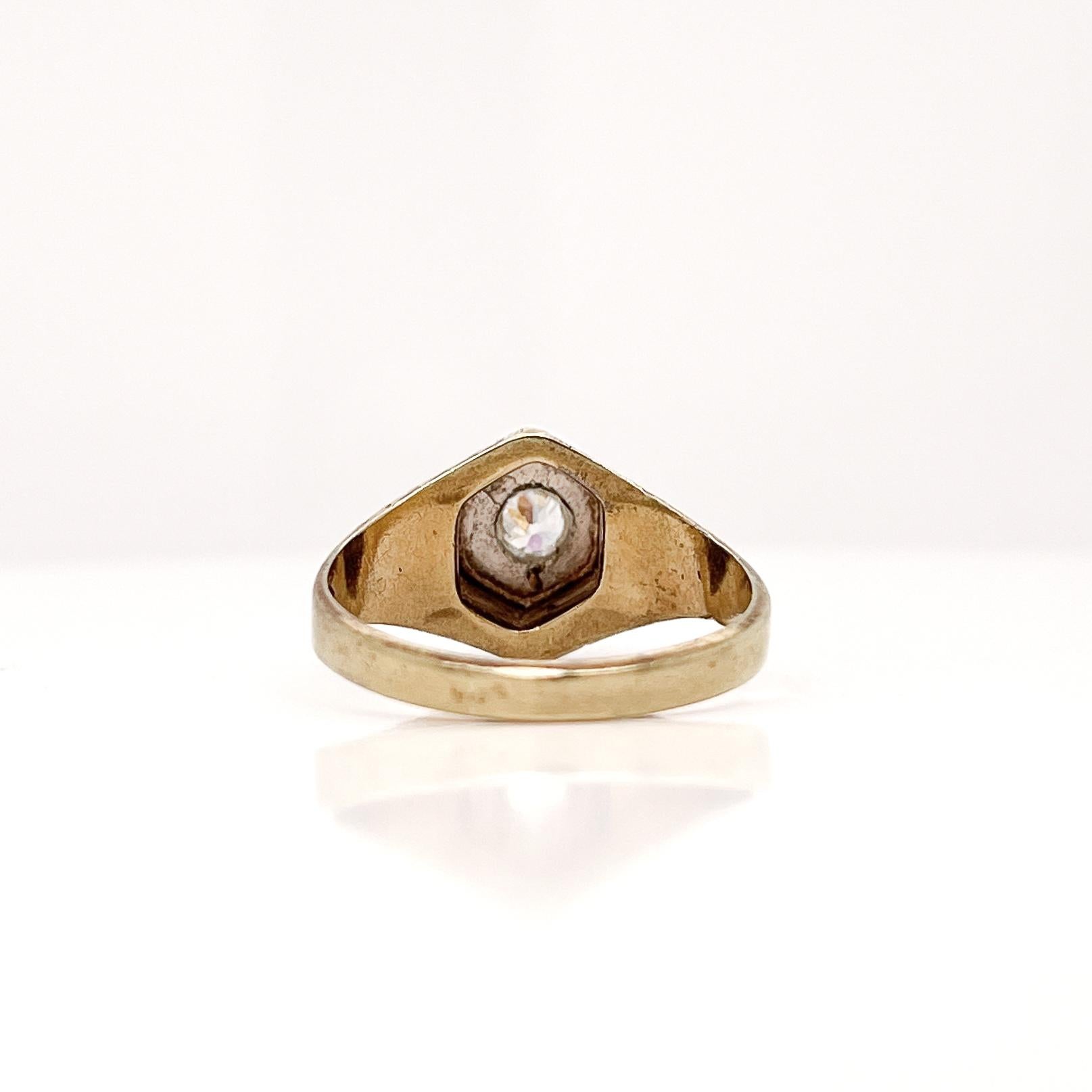 Edwardian Feather Engraved 14 Karat Gold & Old European Cut Diamond Ring For Sale 1