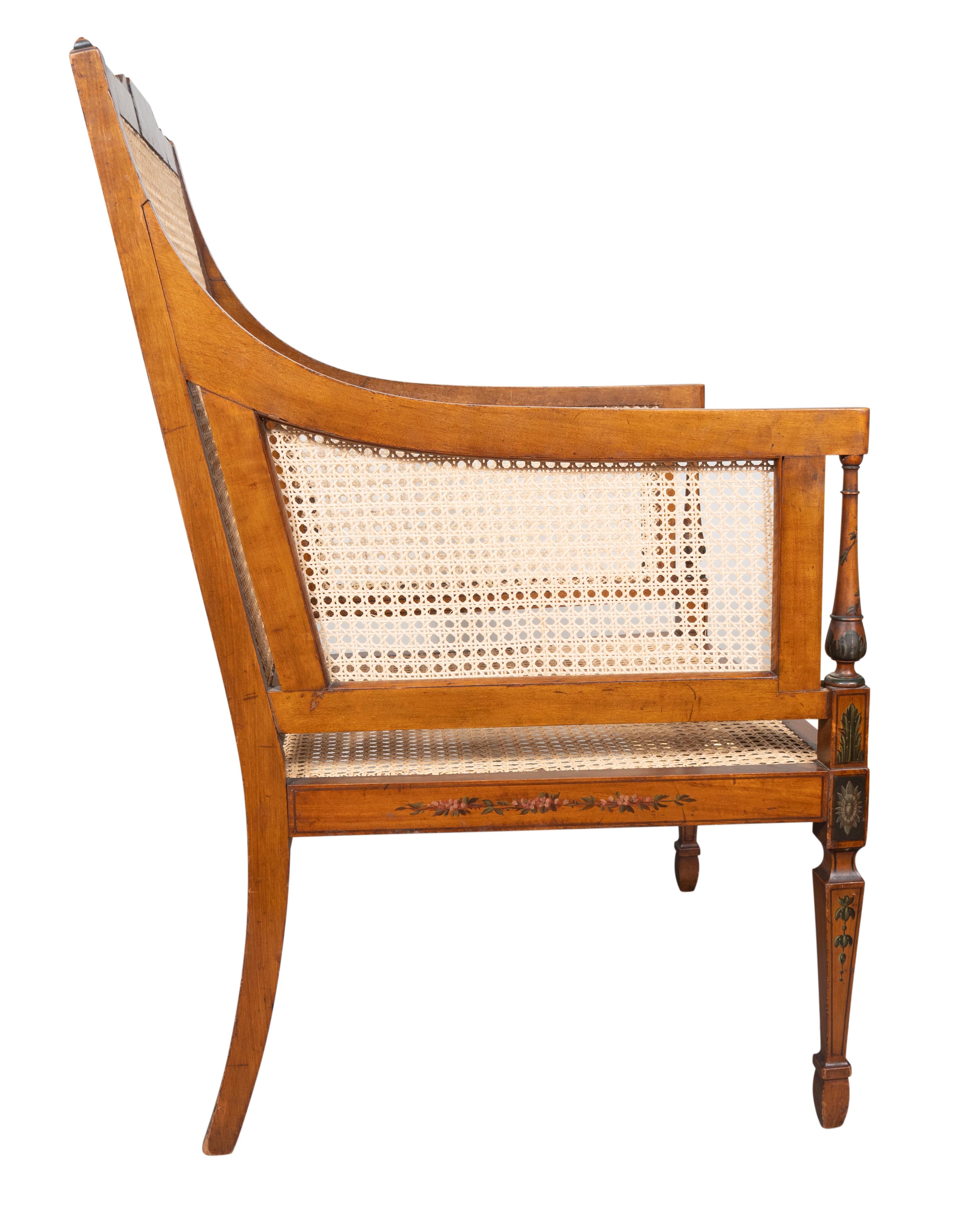 Edwardian Fein bemalt und Caned Satinwood Armchair (Handbemalt) im Angebot